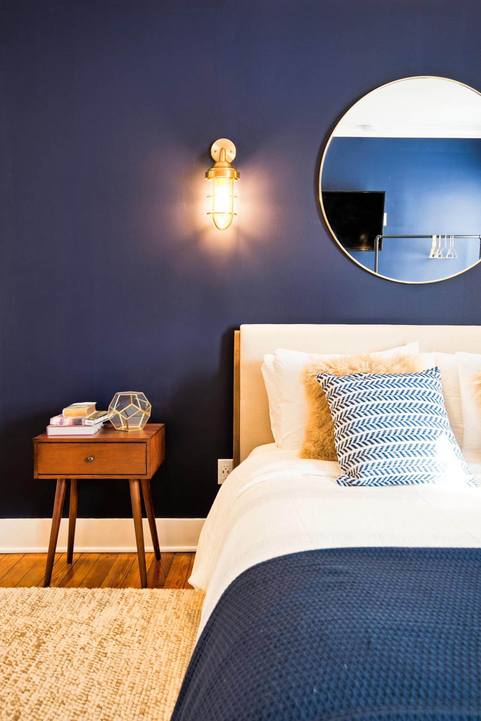 Deluxe Queen Suite - Photo 5