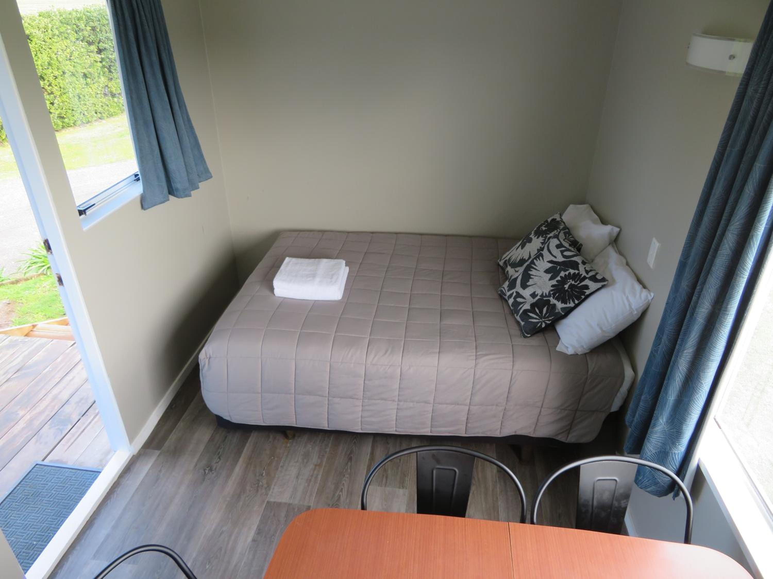 One-Bedroom Cabin