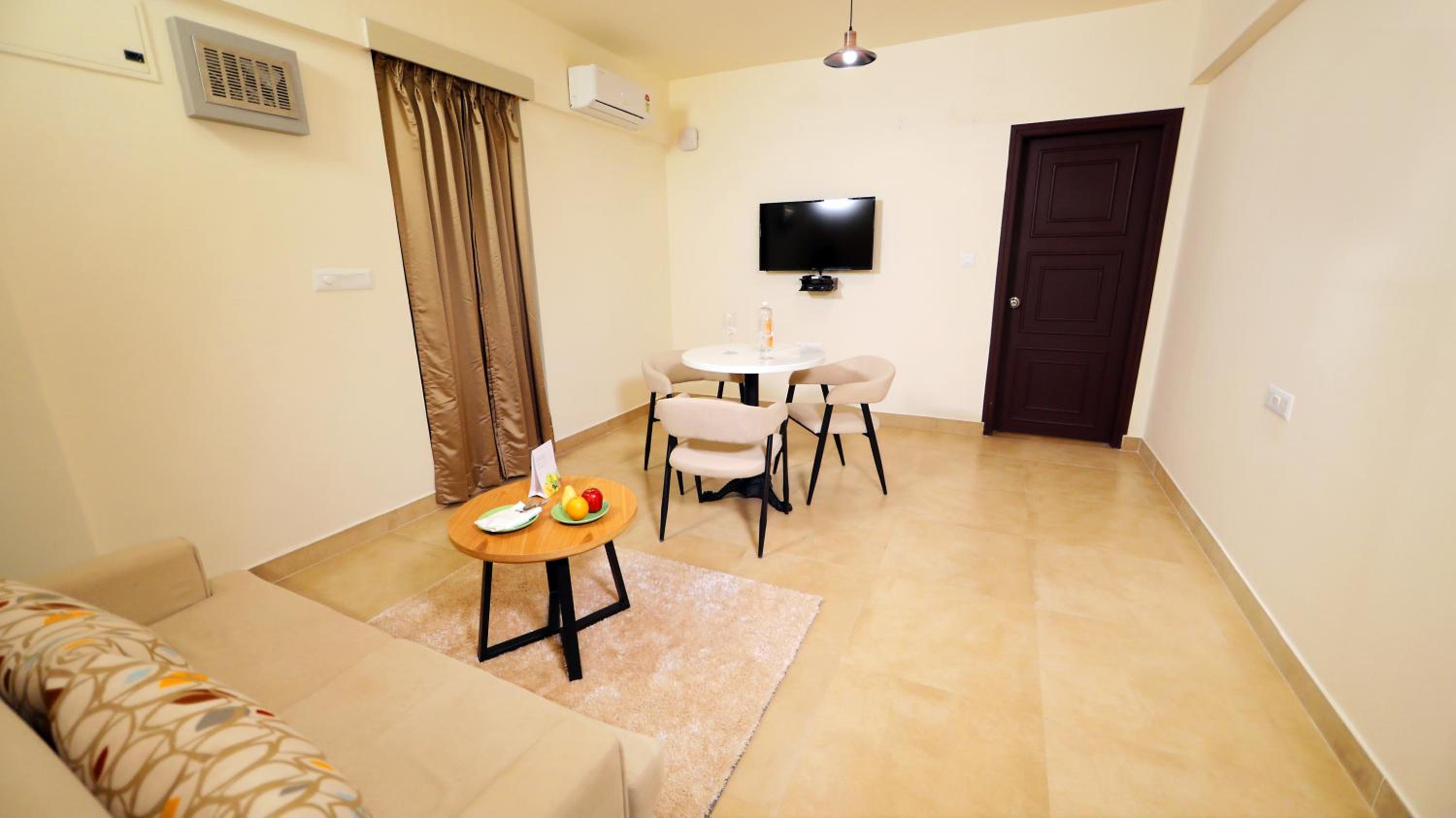 King Suite - Photo 7