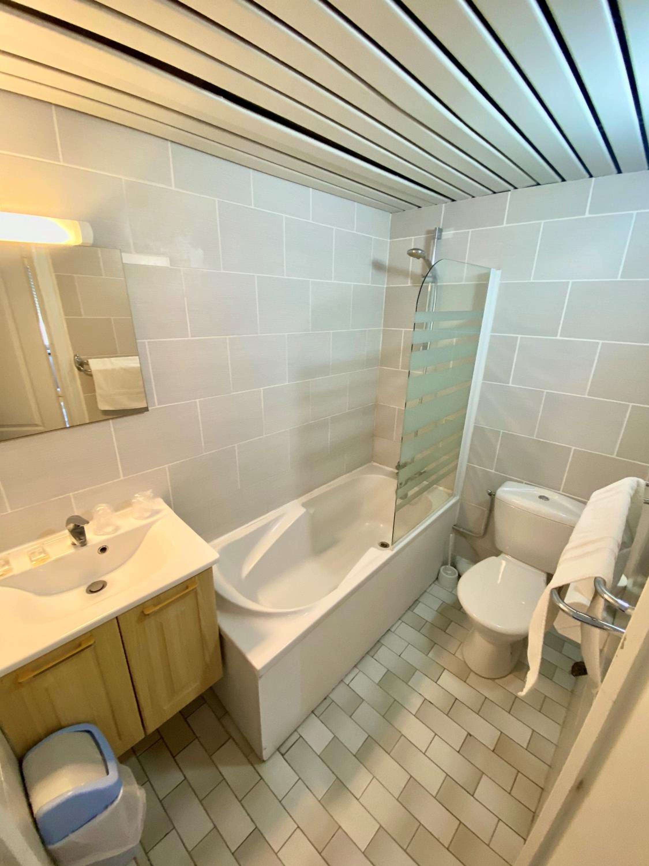 Twin Room - Photo 4
