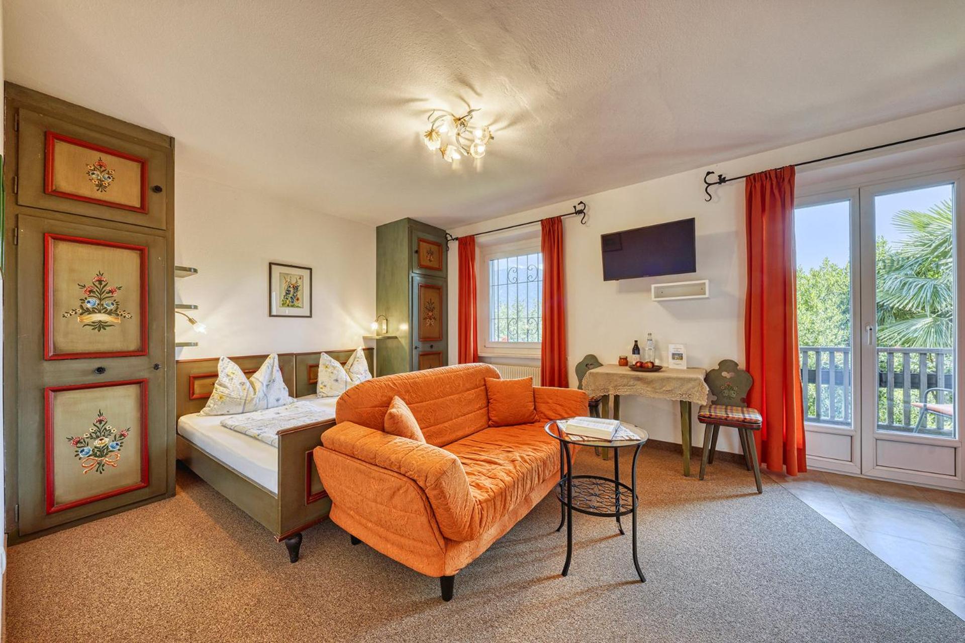 One-Bedroom Apartment with Balcony