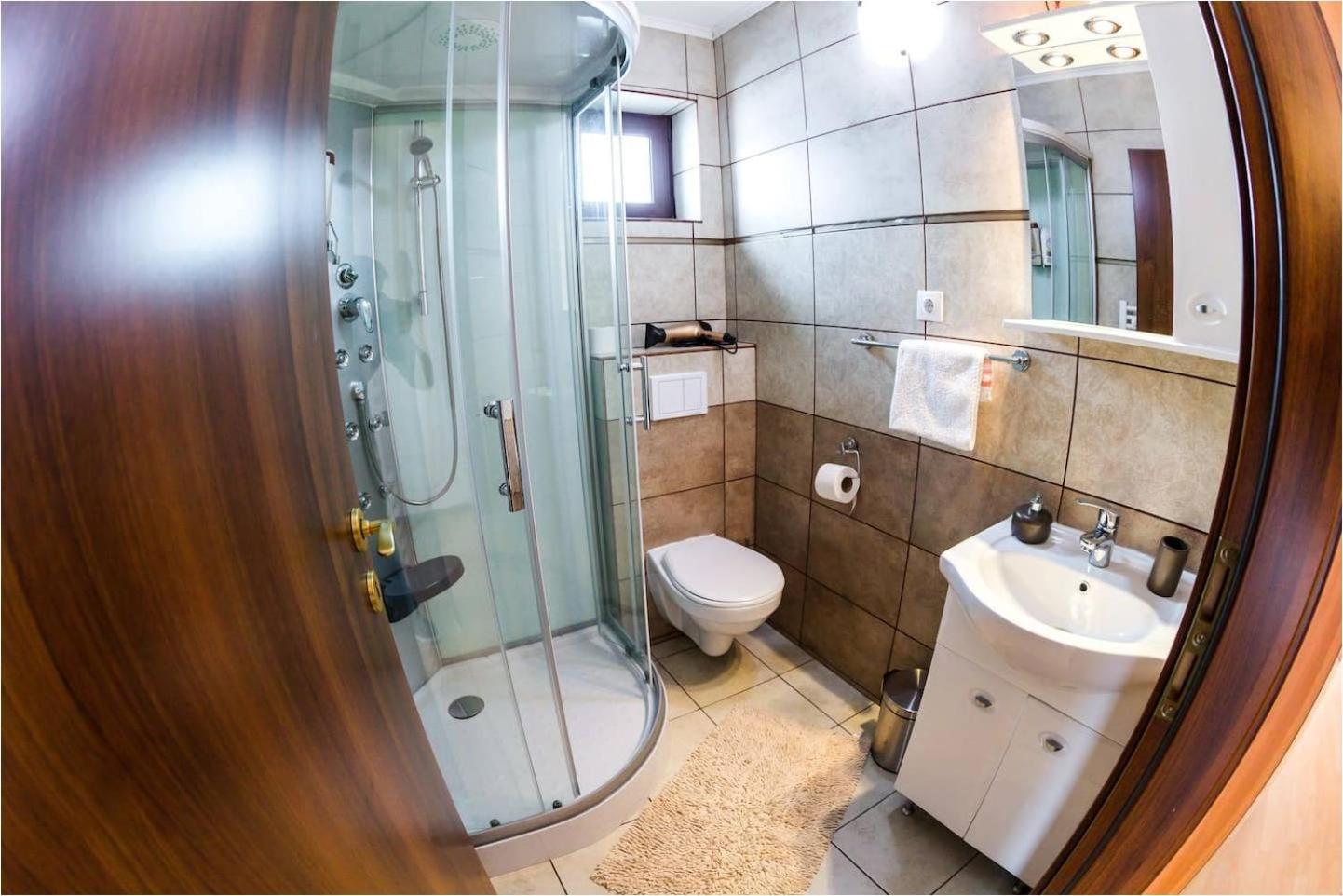 Double Room with Private Bathroom - Photo 4
