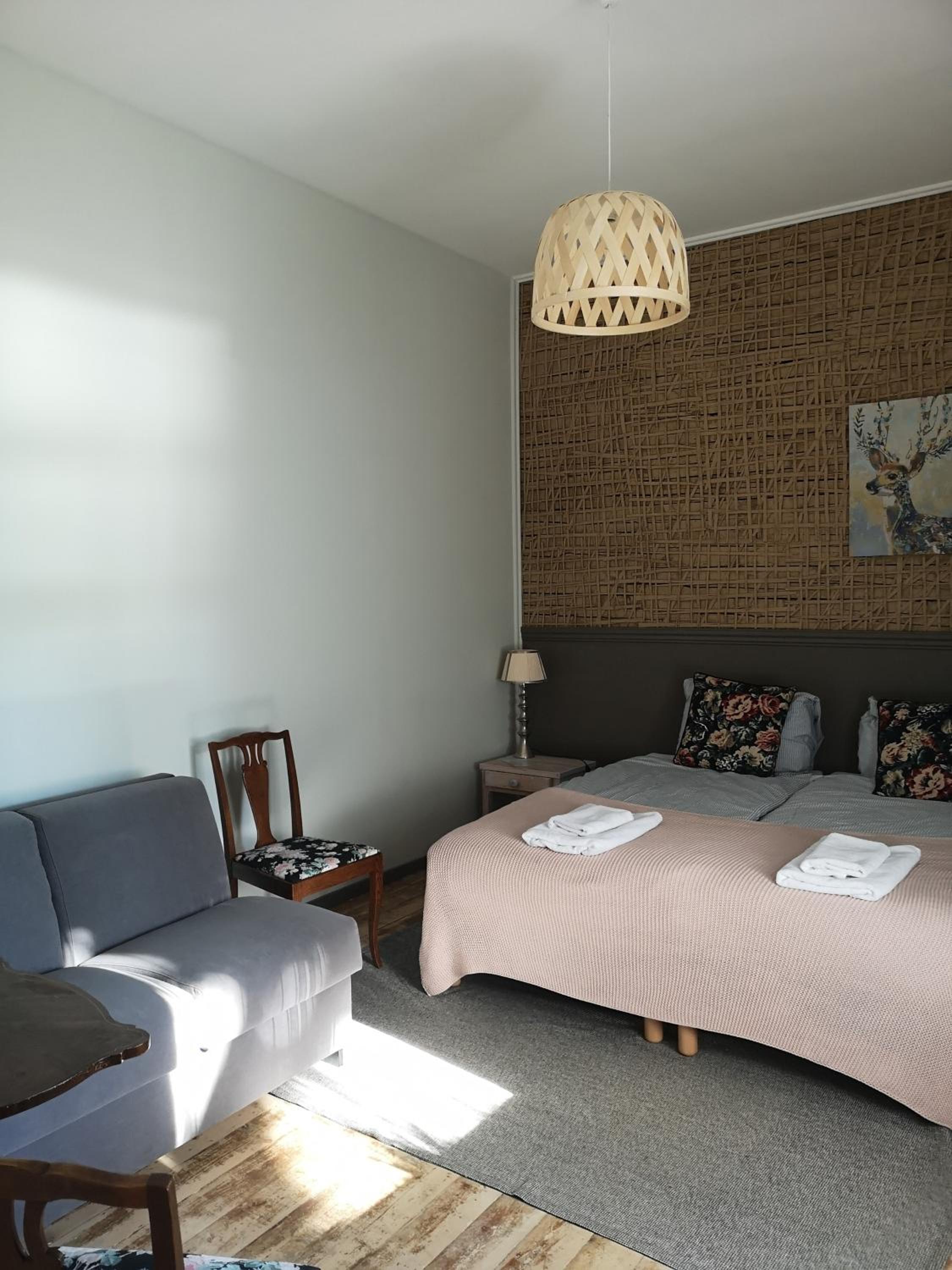 One-Bedroom Apartment photo 2