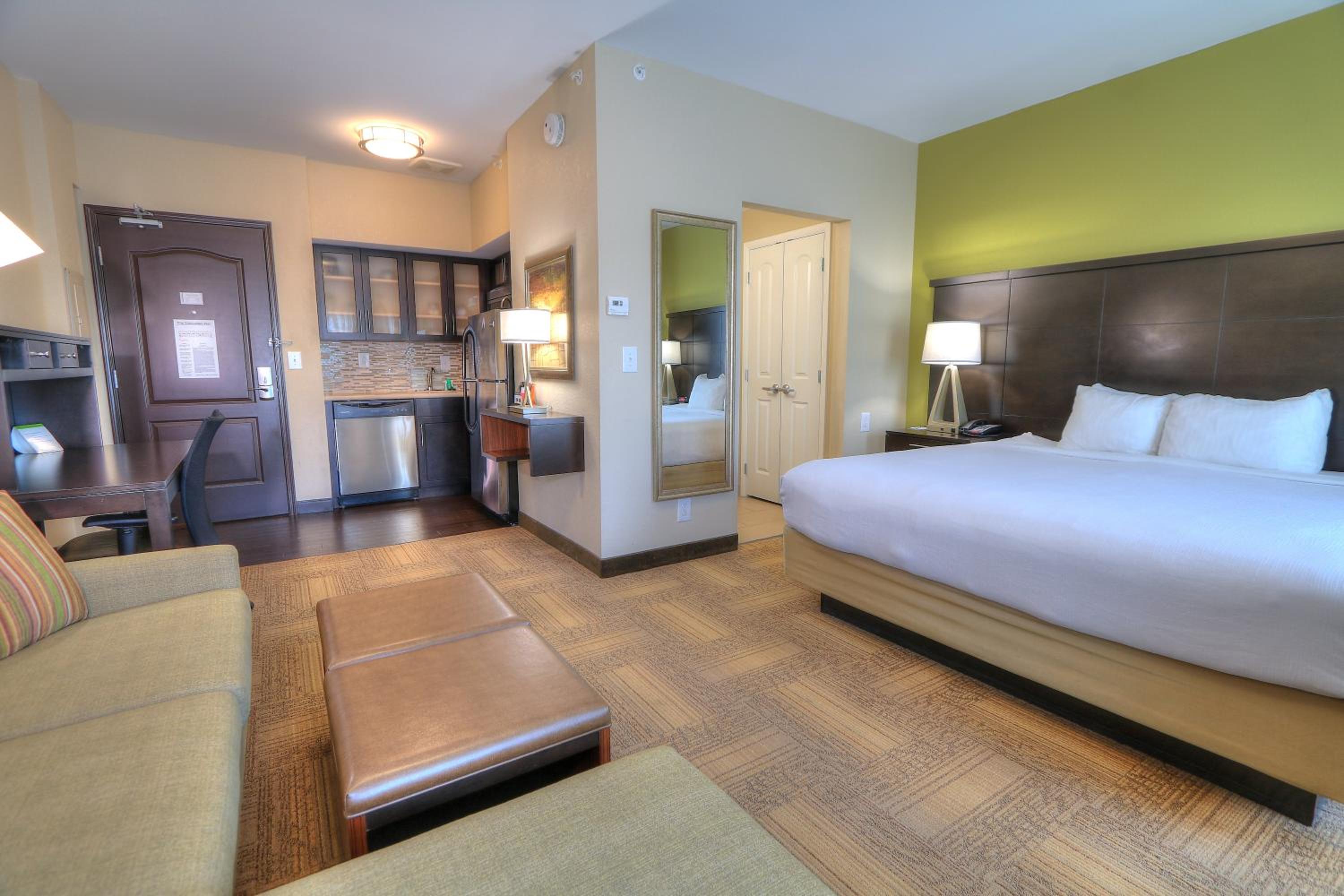 Double Studio Suite with Tub - Mobility/Communications Accessible photo 1