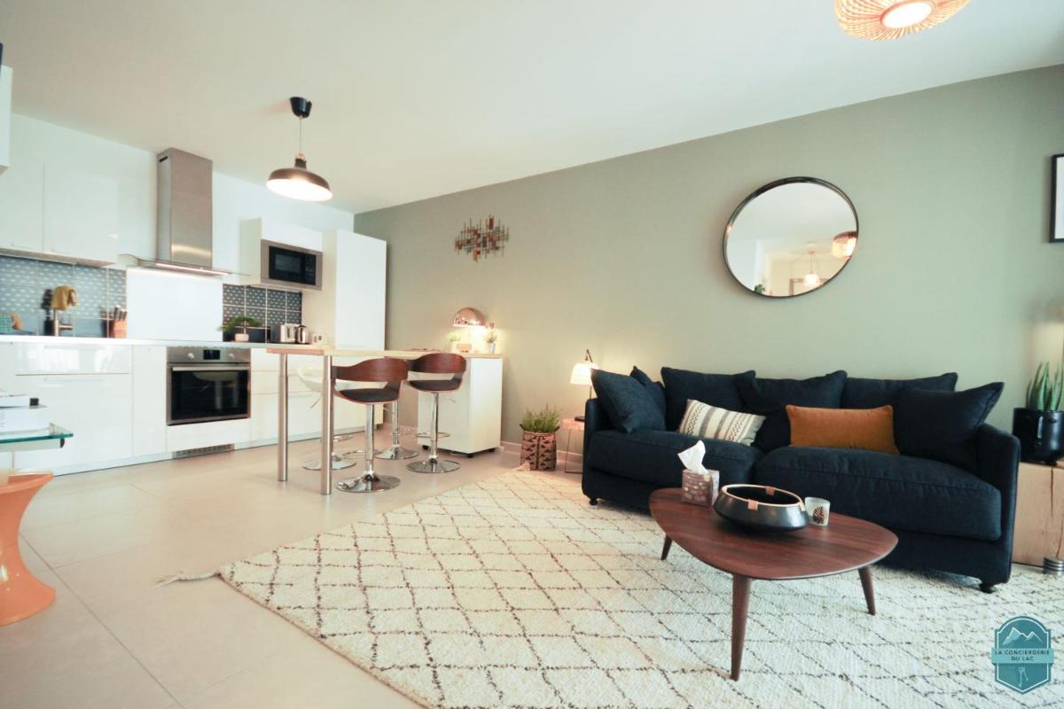 Apartment photo 2