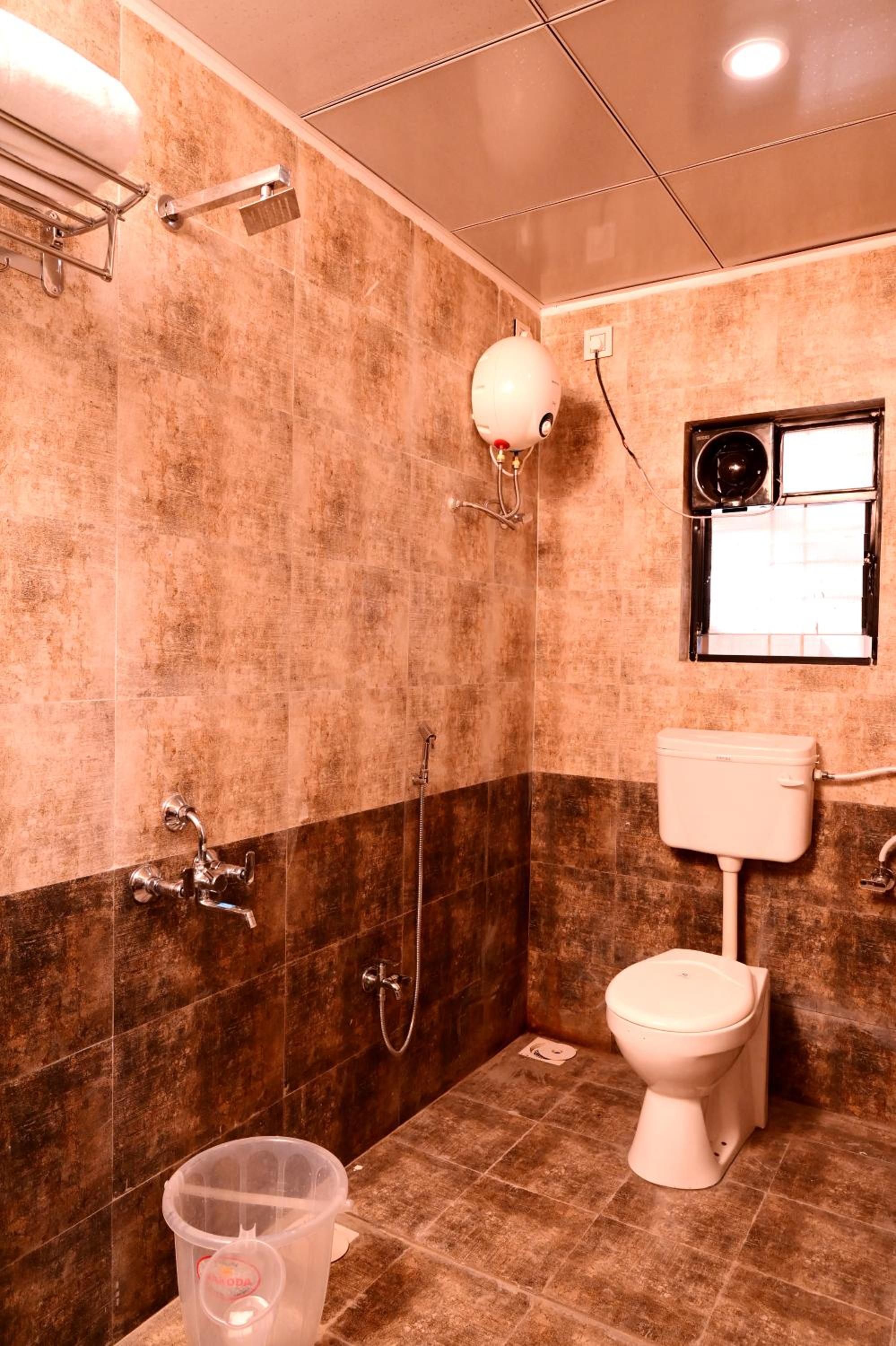 Budget Double Room photo 3