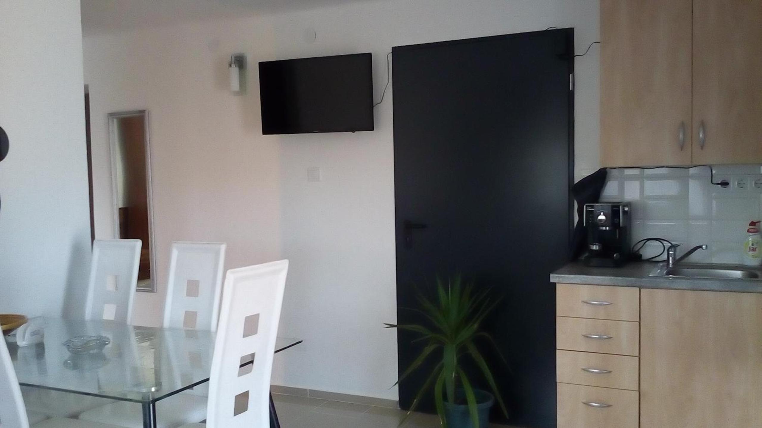 Two-Bedroom Apartment - Photo 31