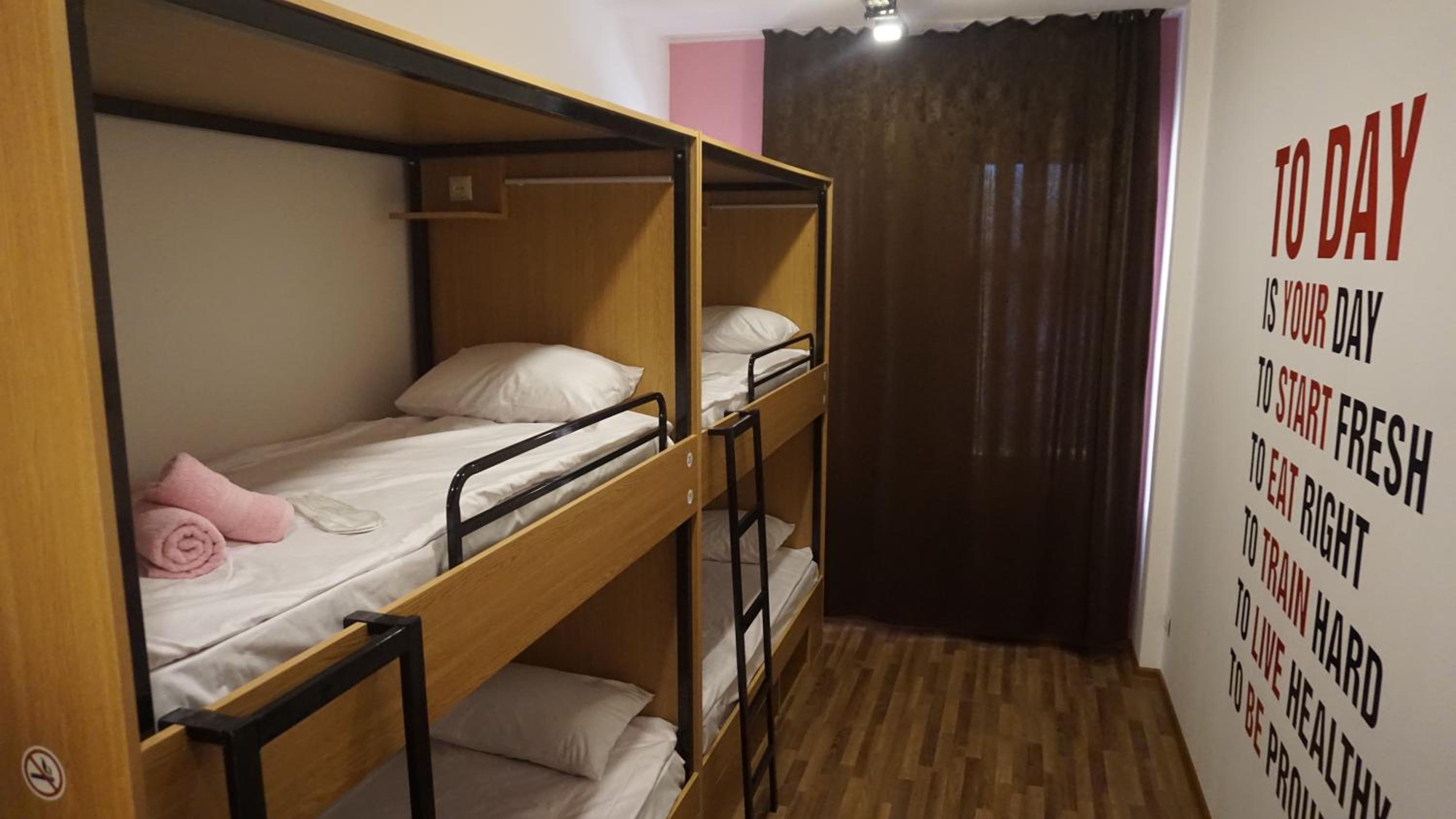 Bed in 4-Bed Male Dormitory Room photo 1