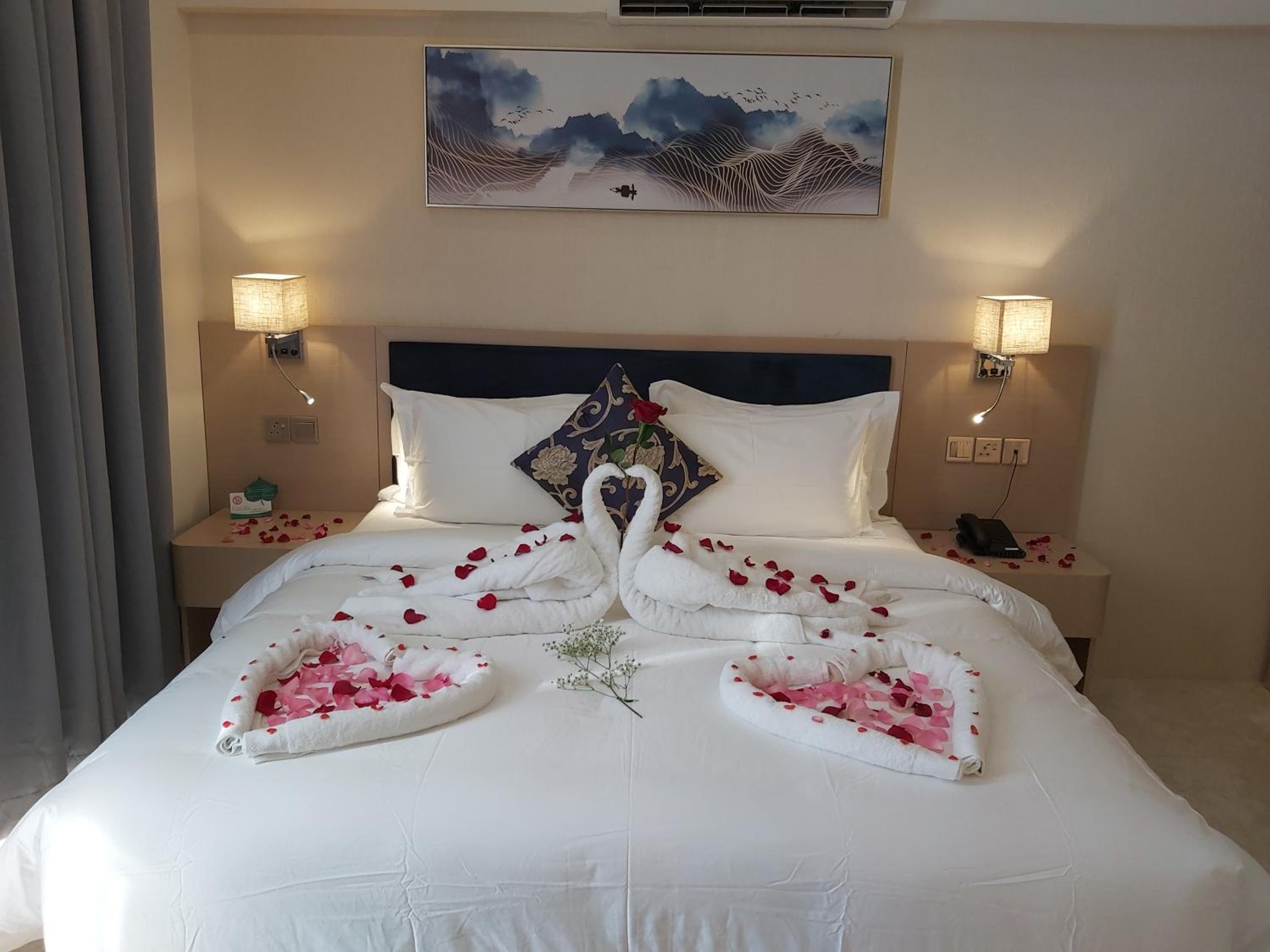 Deluxe Double Room - Photo 9