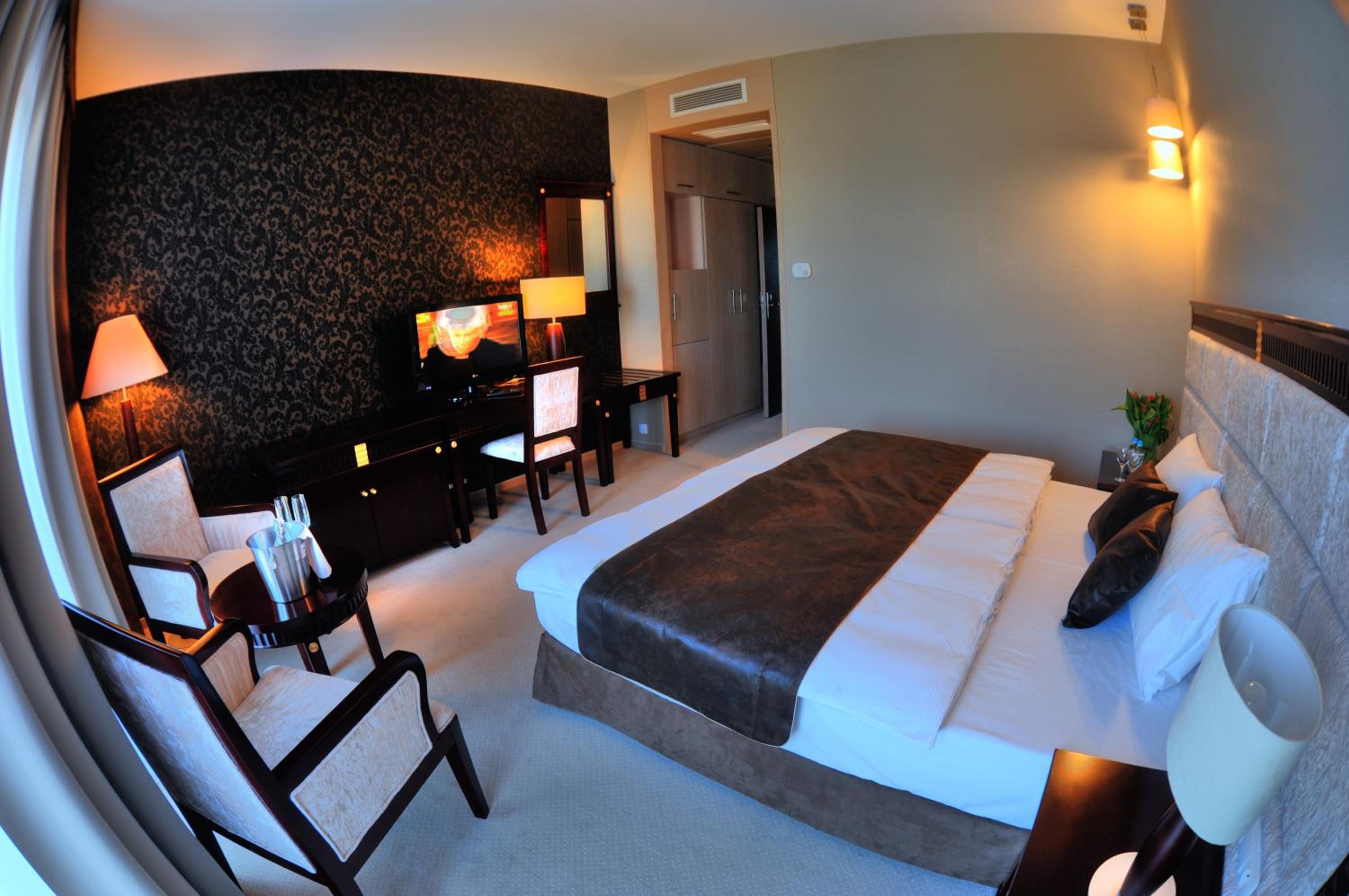 Double Room - Photo 1