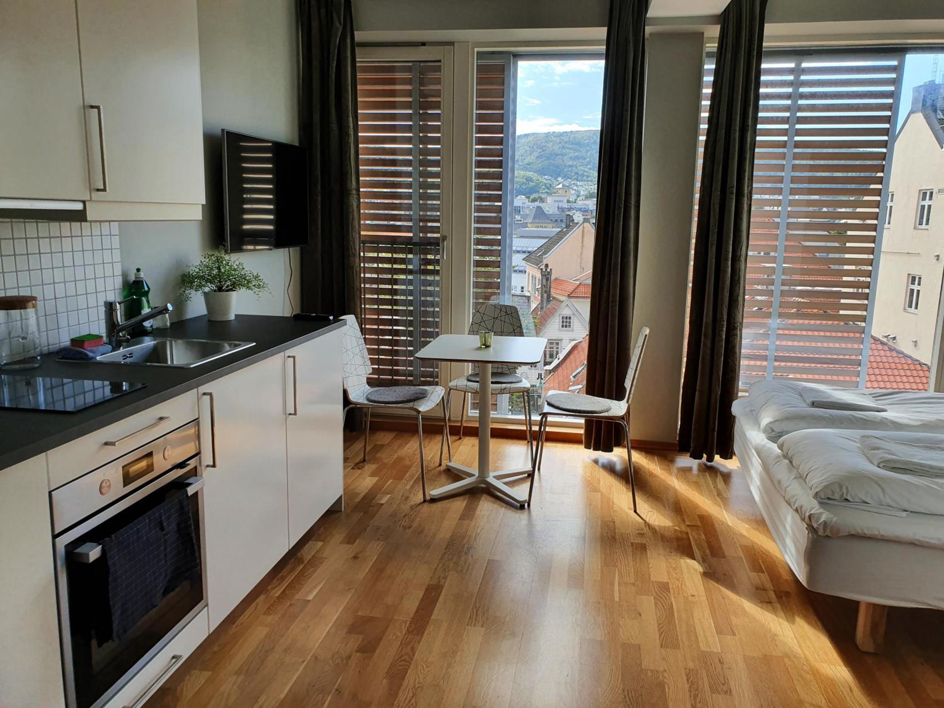 Studio Apartment - Photo 1