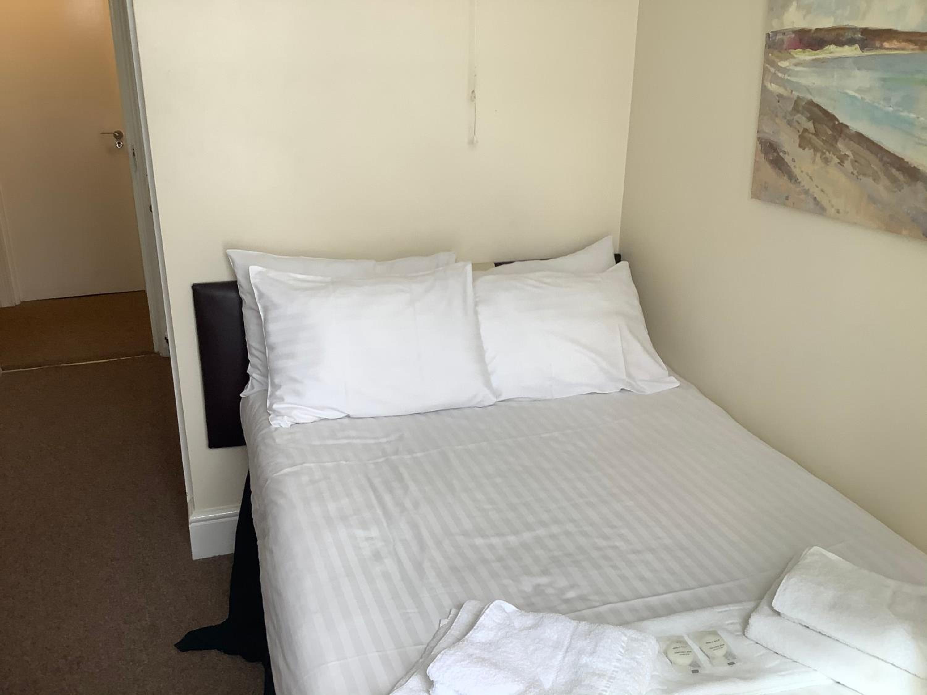 Small Double Room - Photo 3
