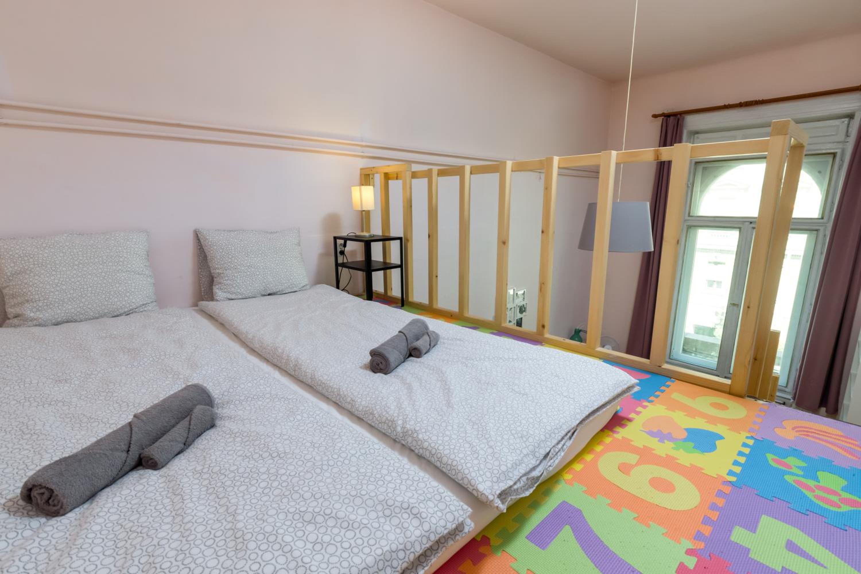 Double Room with Private Bathroom - Photo 14