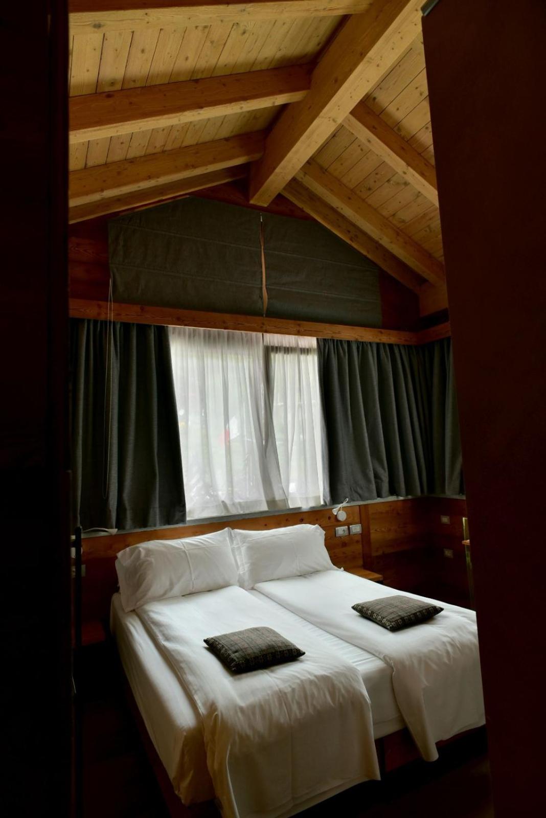 Standard Double Room - Photo 6
