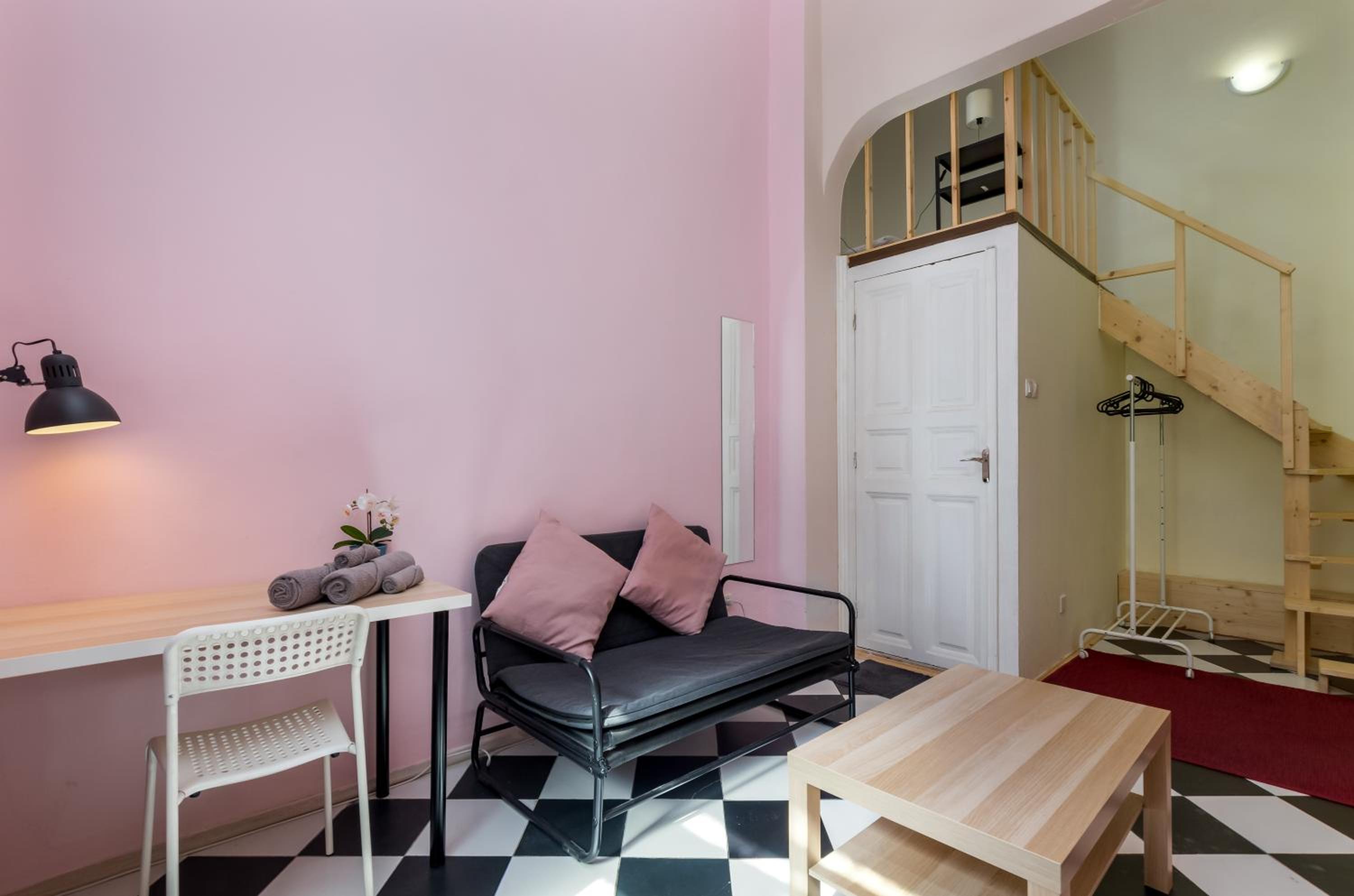 Double Room with Private Bathroom - Photo 4
