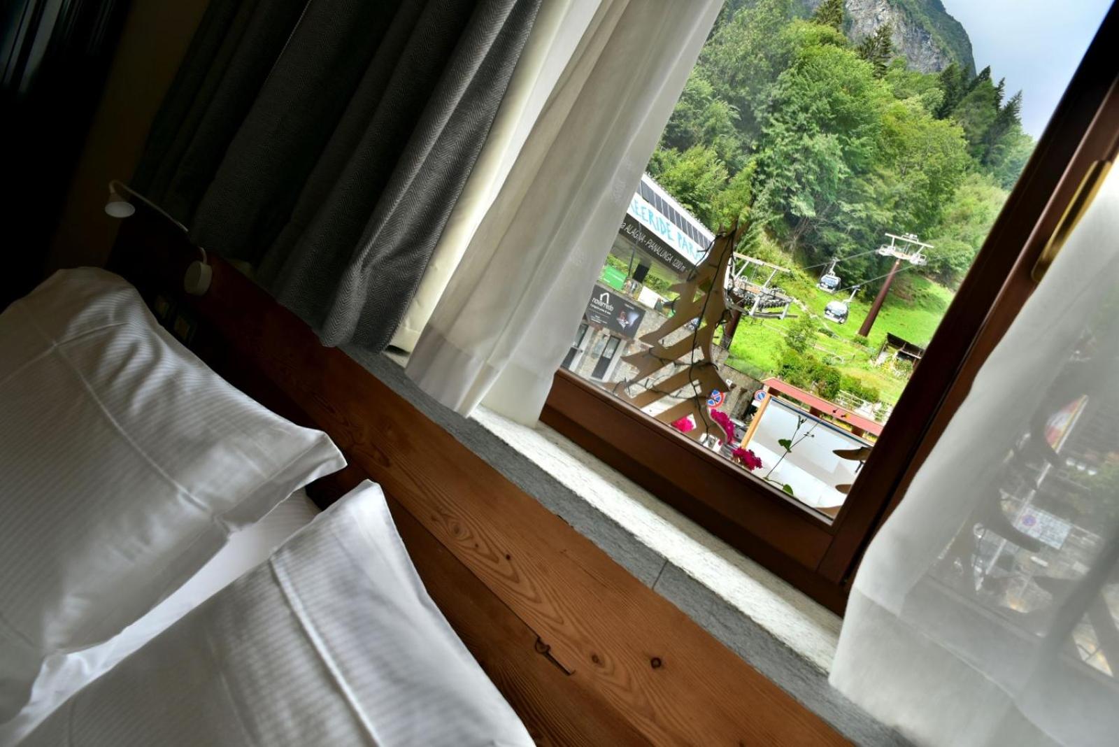 Standard Double Room - Photo 4