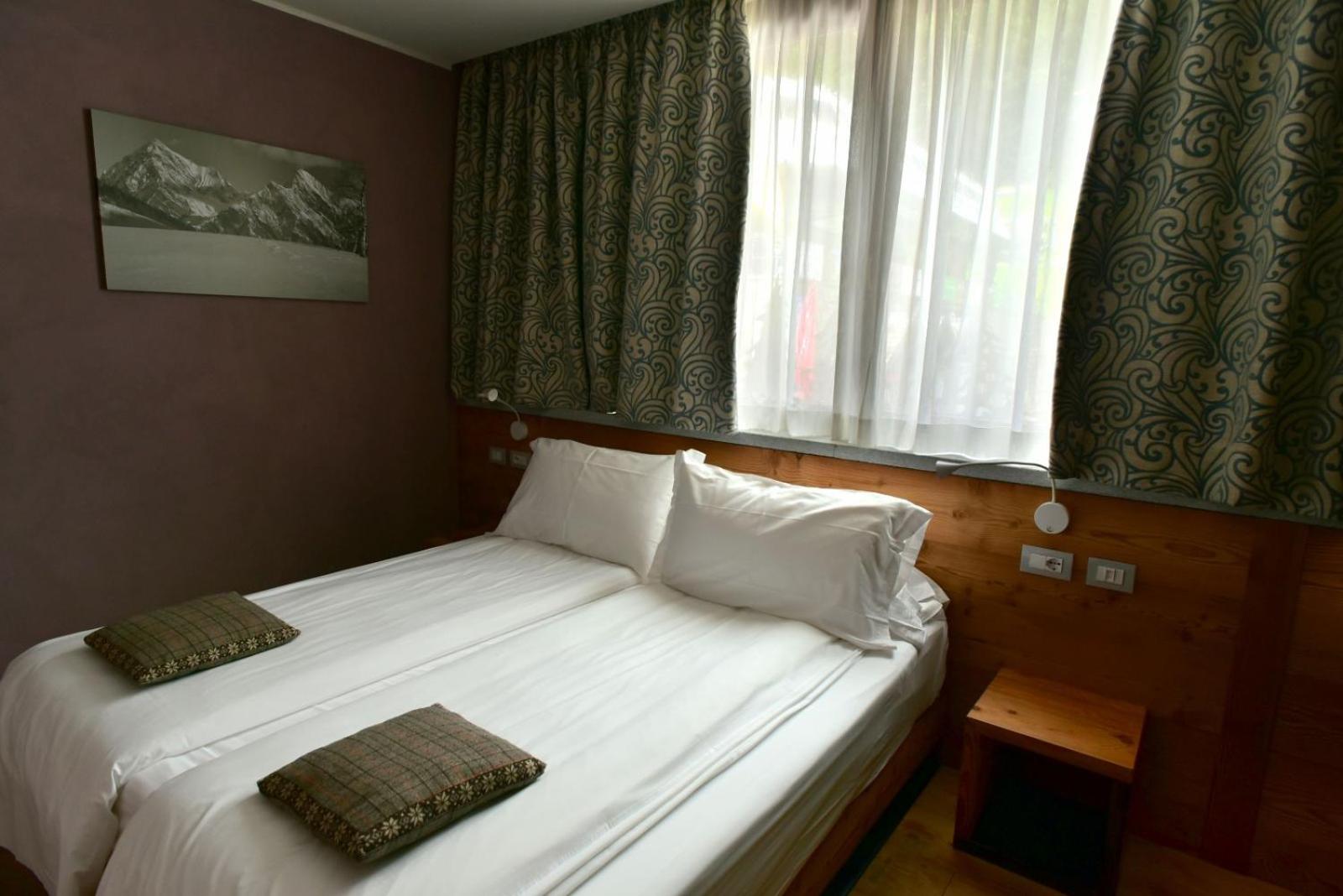 Standard Double Room - Photo 2