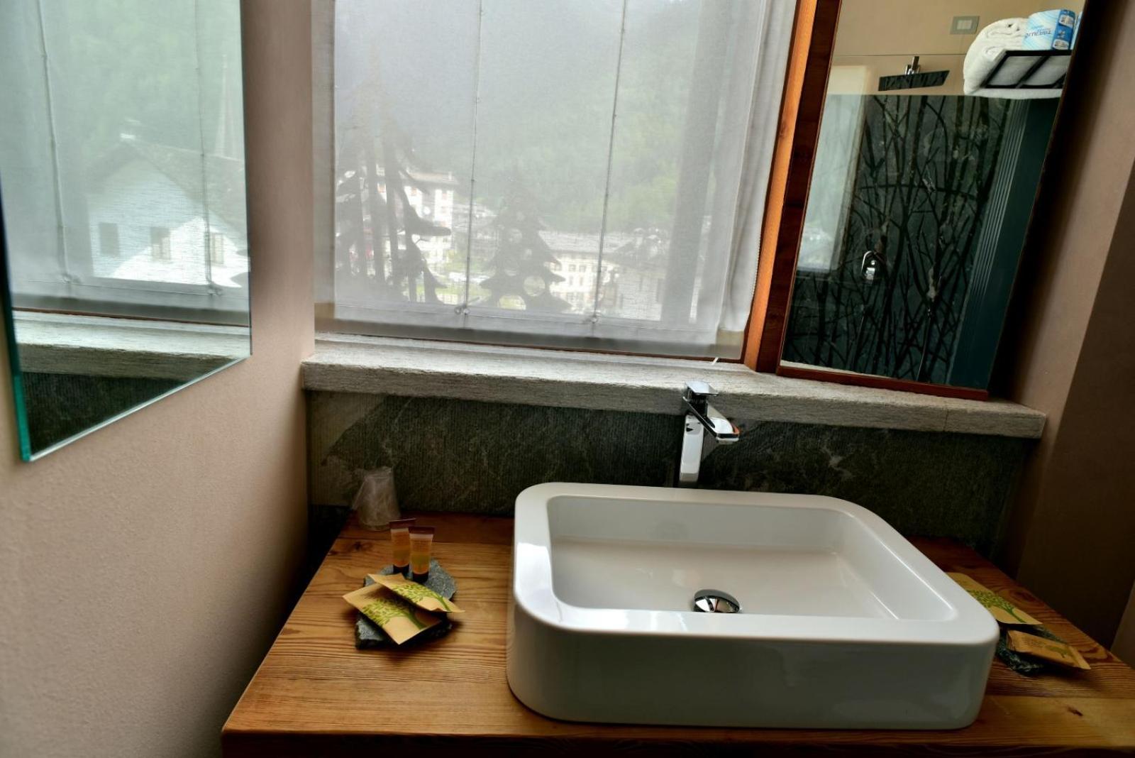 Superior Double Room - Photo 12