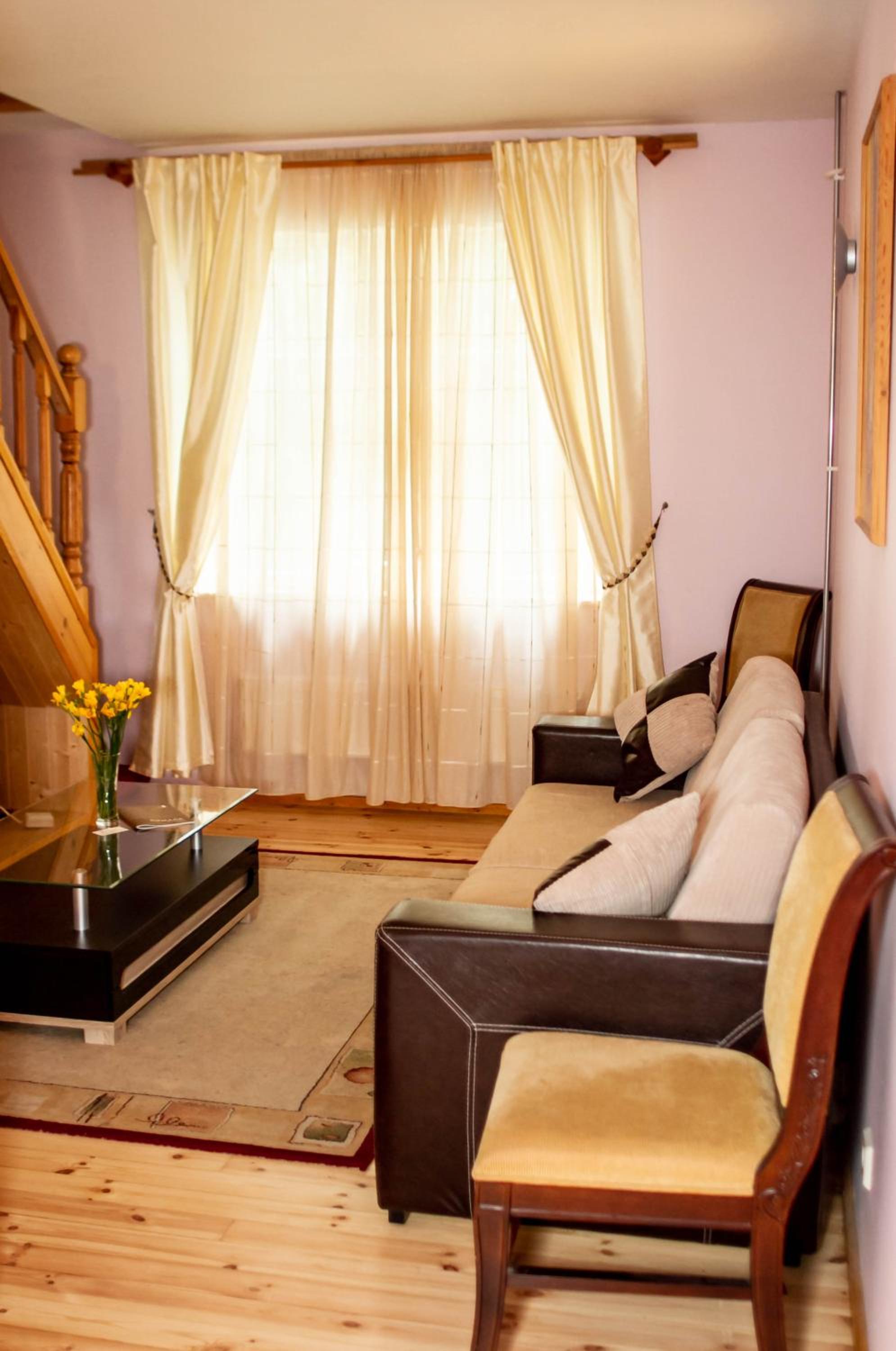 Superior Family Room photo 1