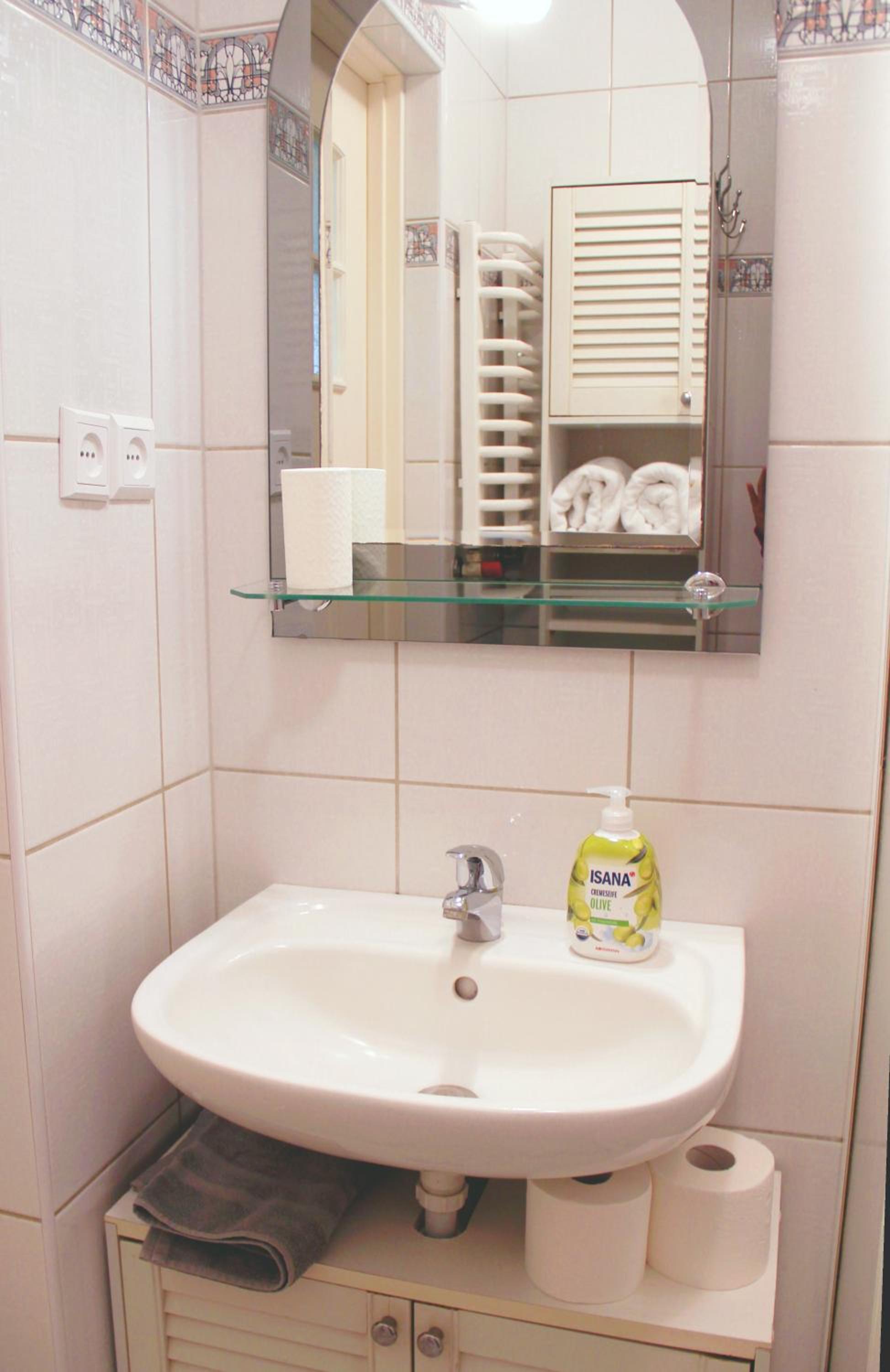 Duplex Suite - Photo 17