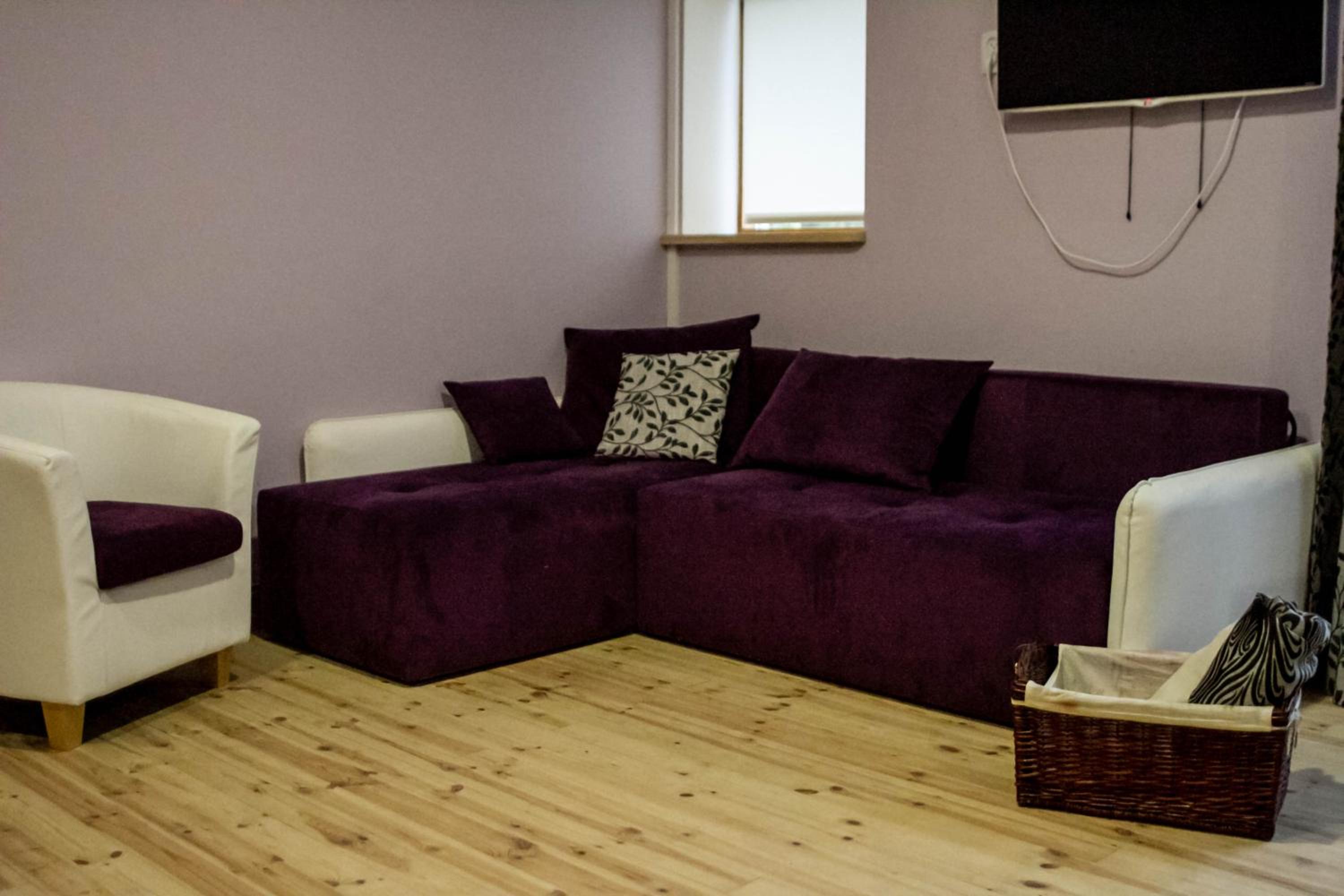 Superior Family Room photo 3