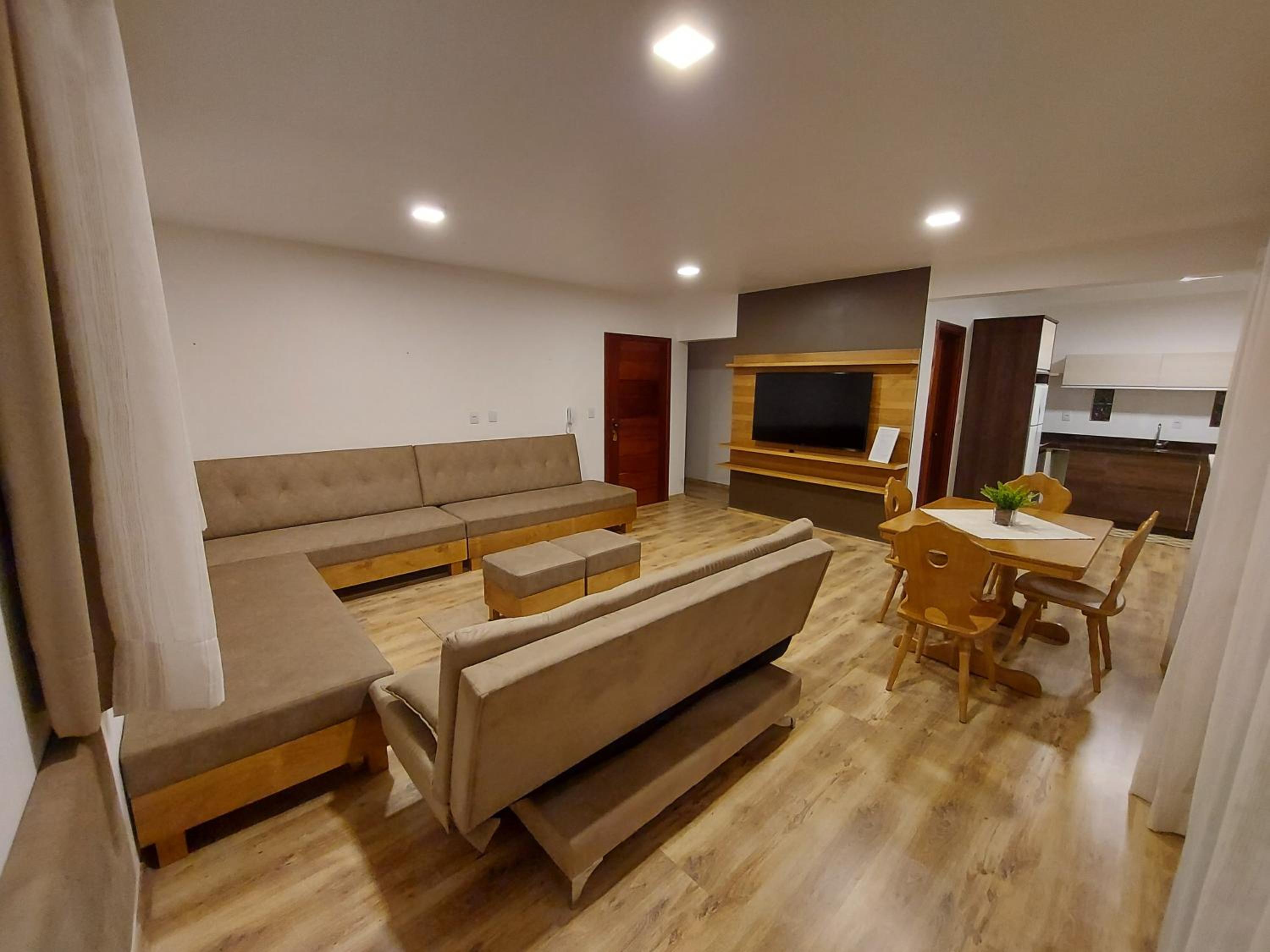 Apartment with Balcony photo 3