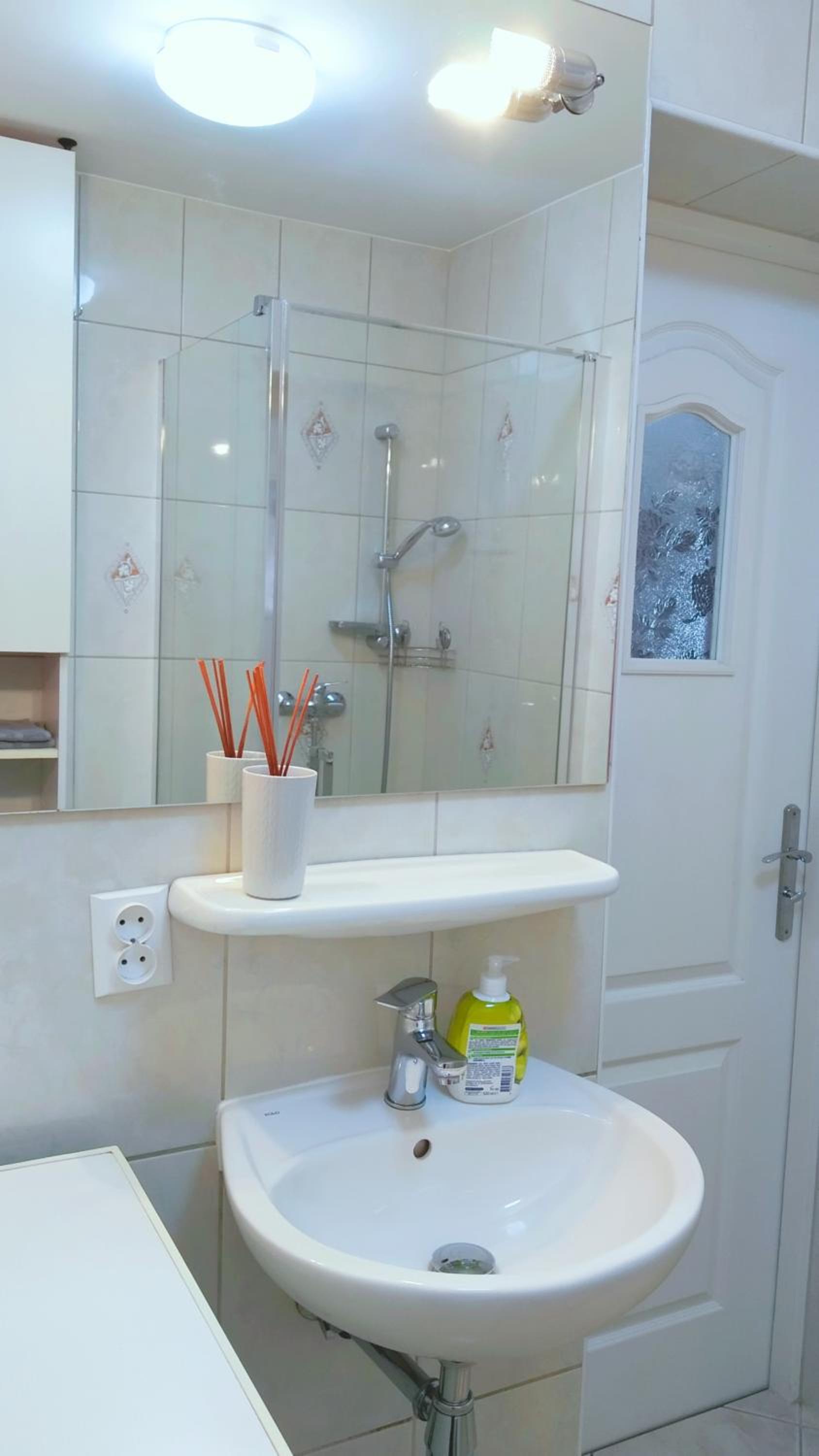 Duplex Suite - Photo 15