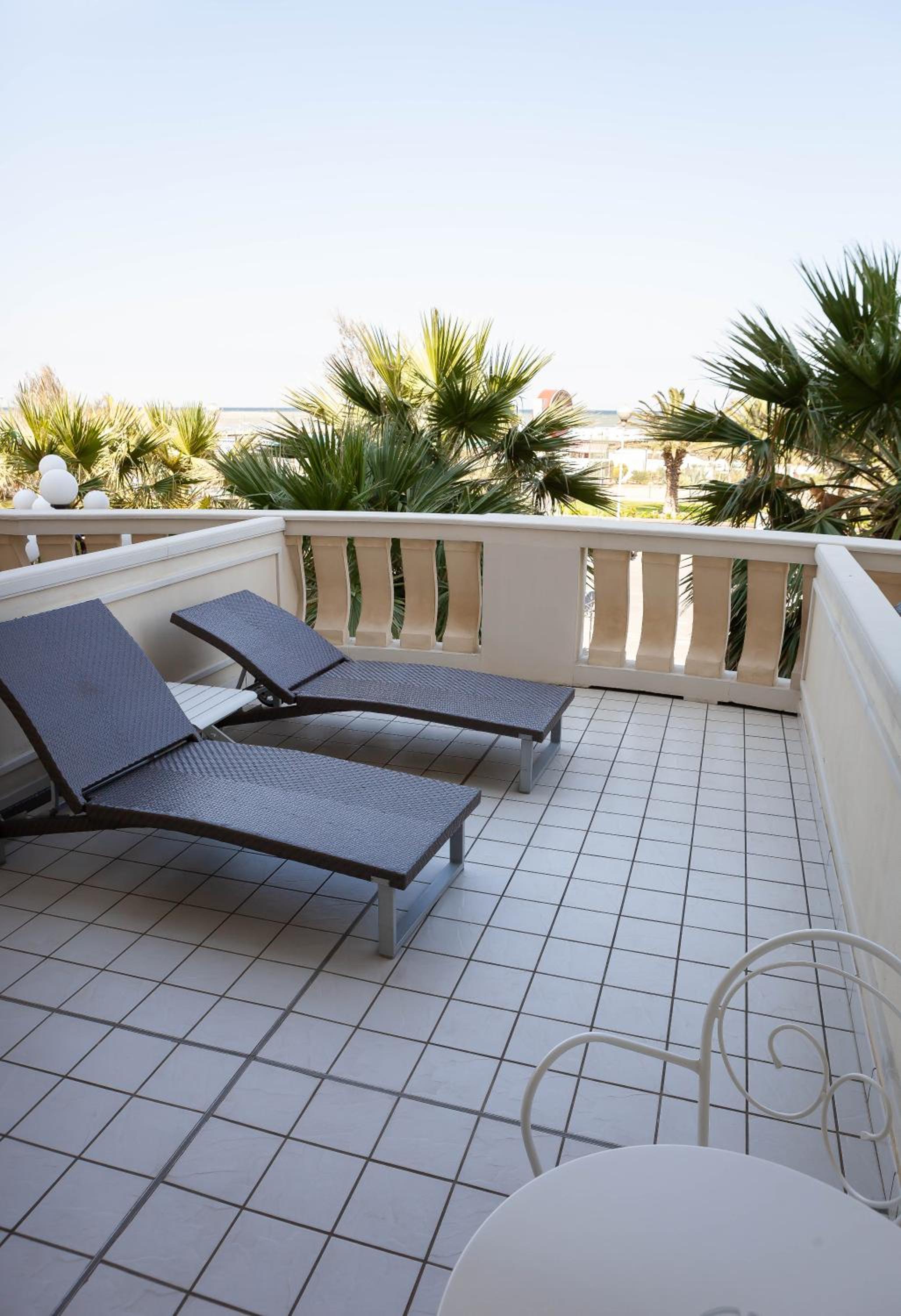 Superior Large Room with Sea View photo 3
