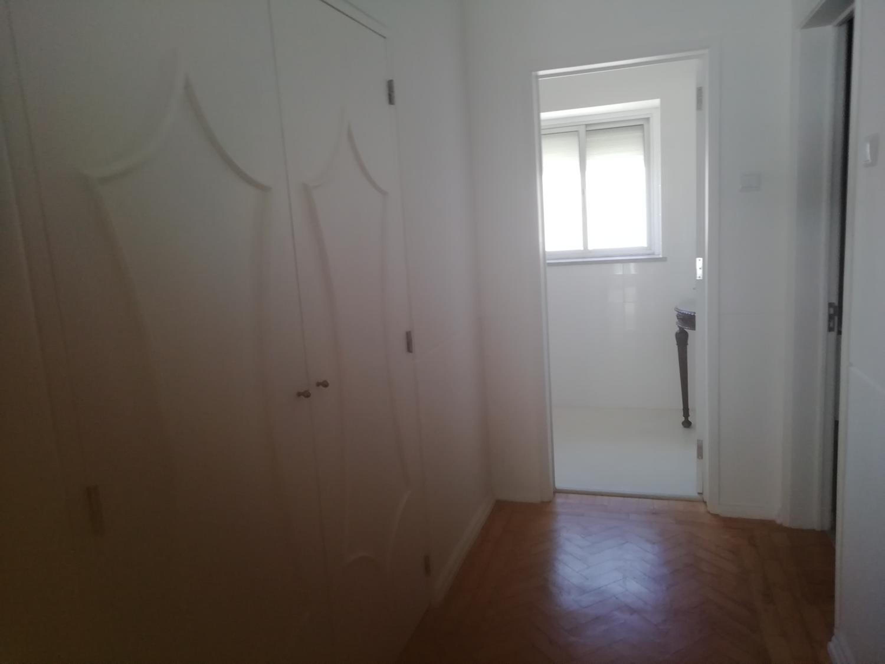 Three-Bedroom Apartment photo 3
