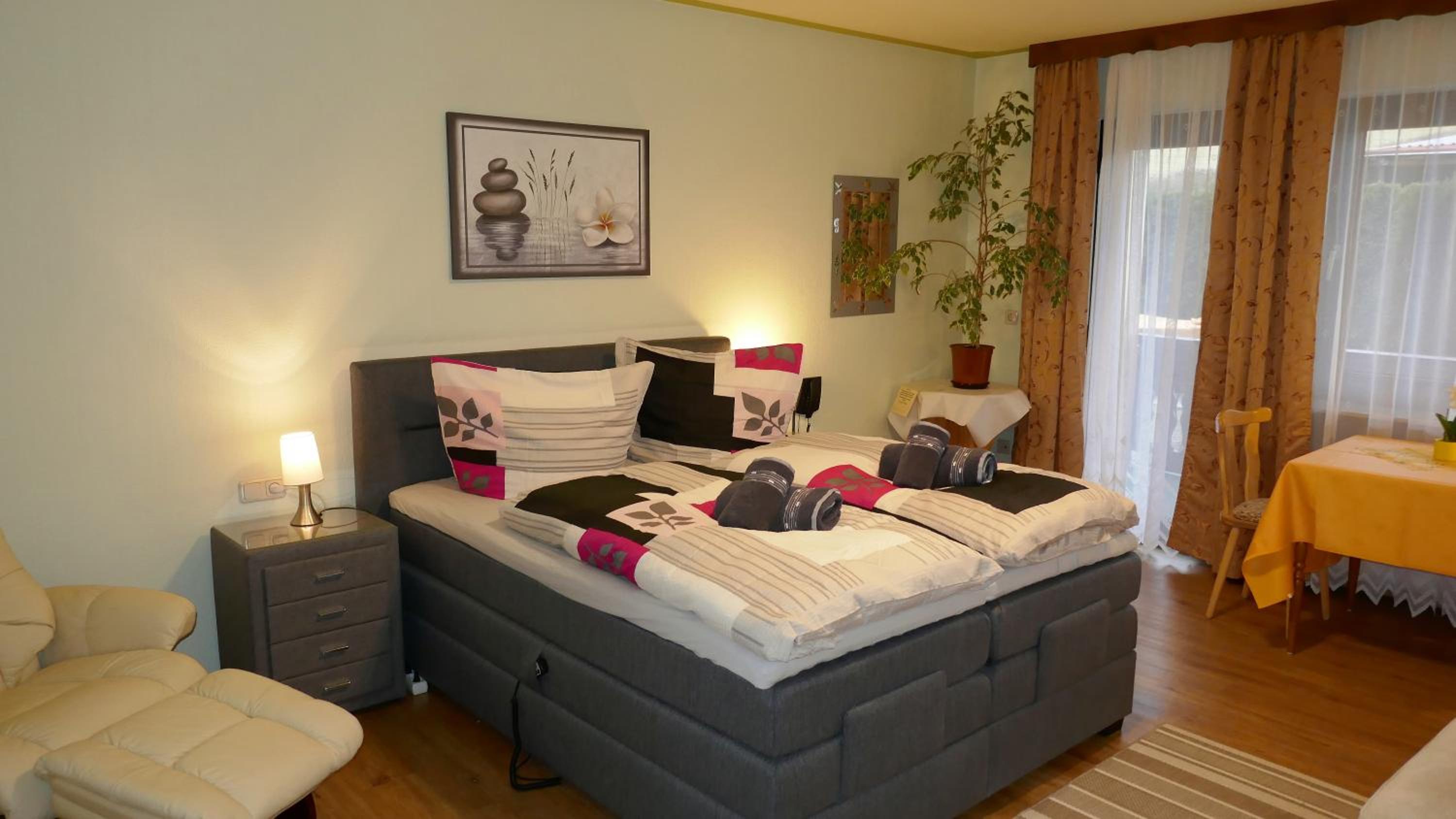 Standard Double Room with Shared Bathroom
