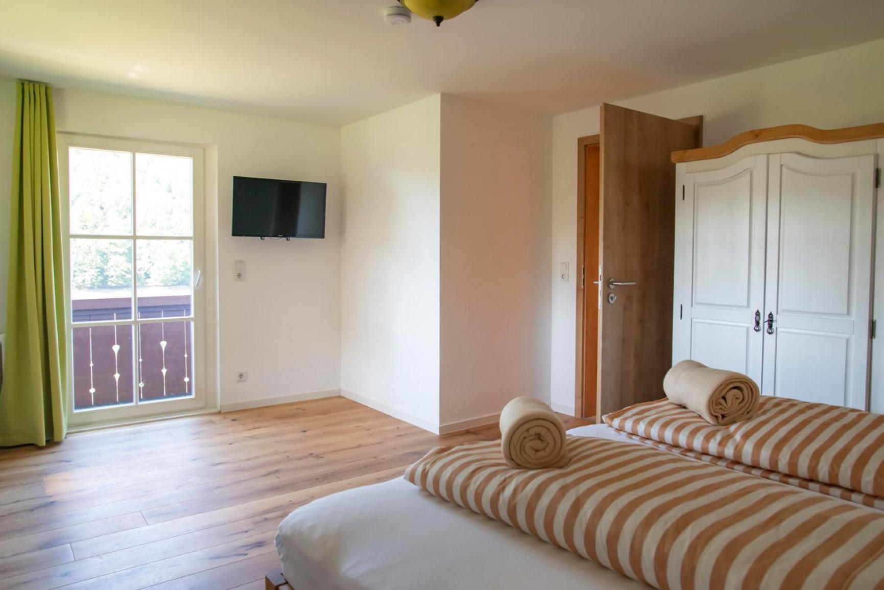 Apartment with Balcony photo 3