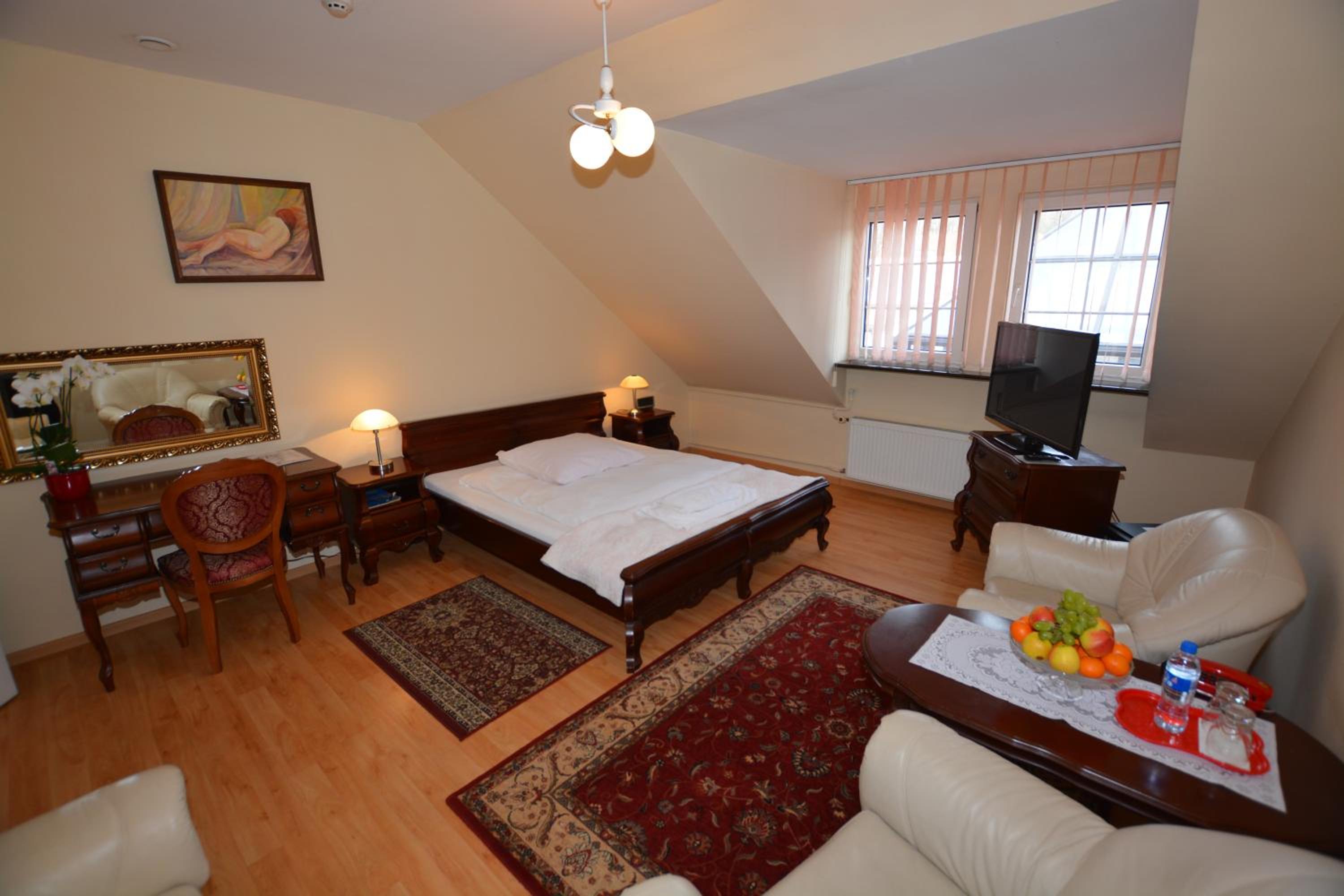 Double or Twin Room - Photo 2