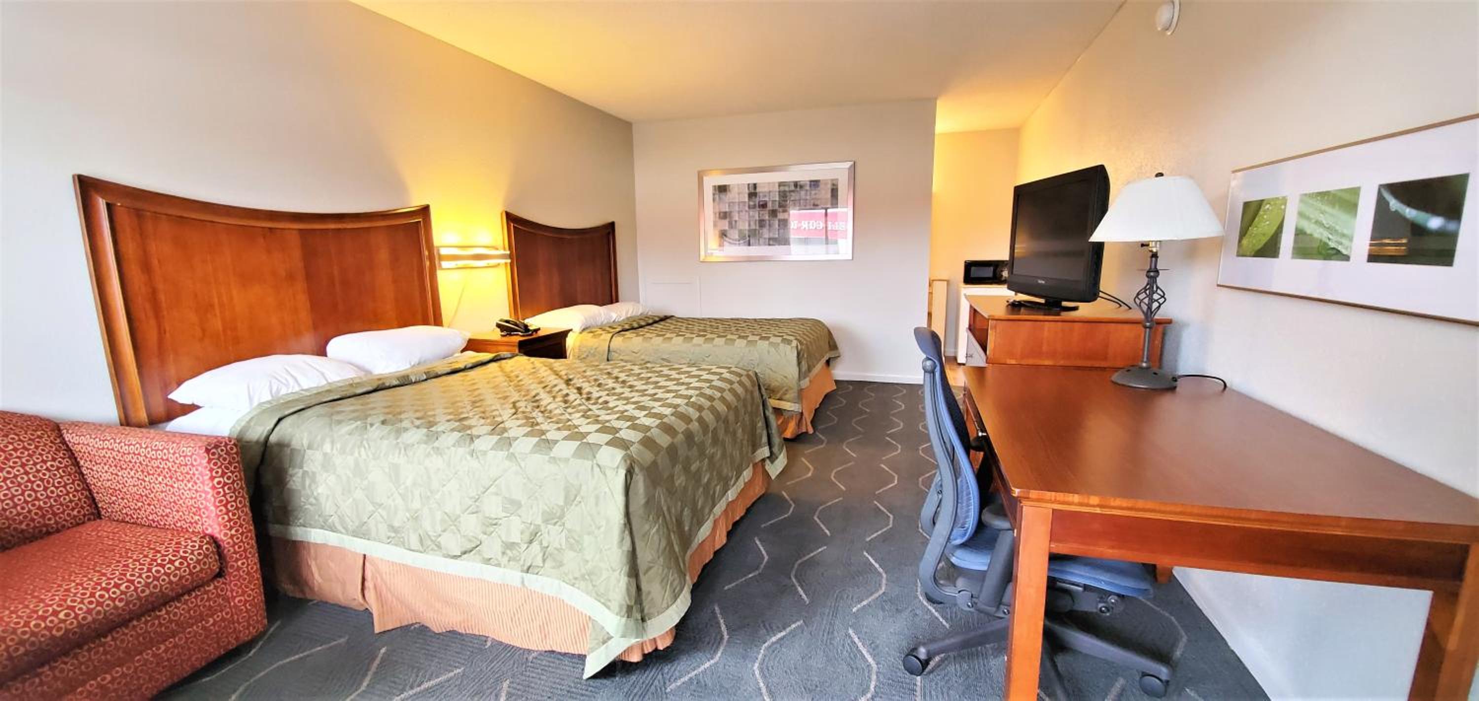 Deluxe Double Room (2 Adults + 1 Child) - Photo 6