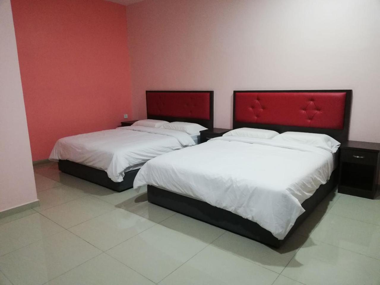 Deluxe Queen Room with Two Queen Beds photo 3