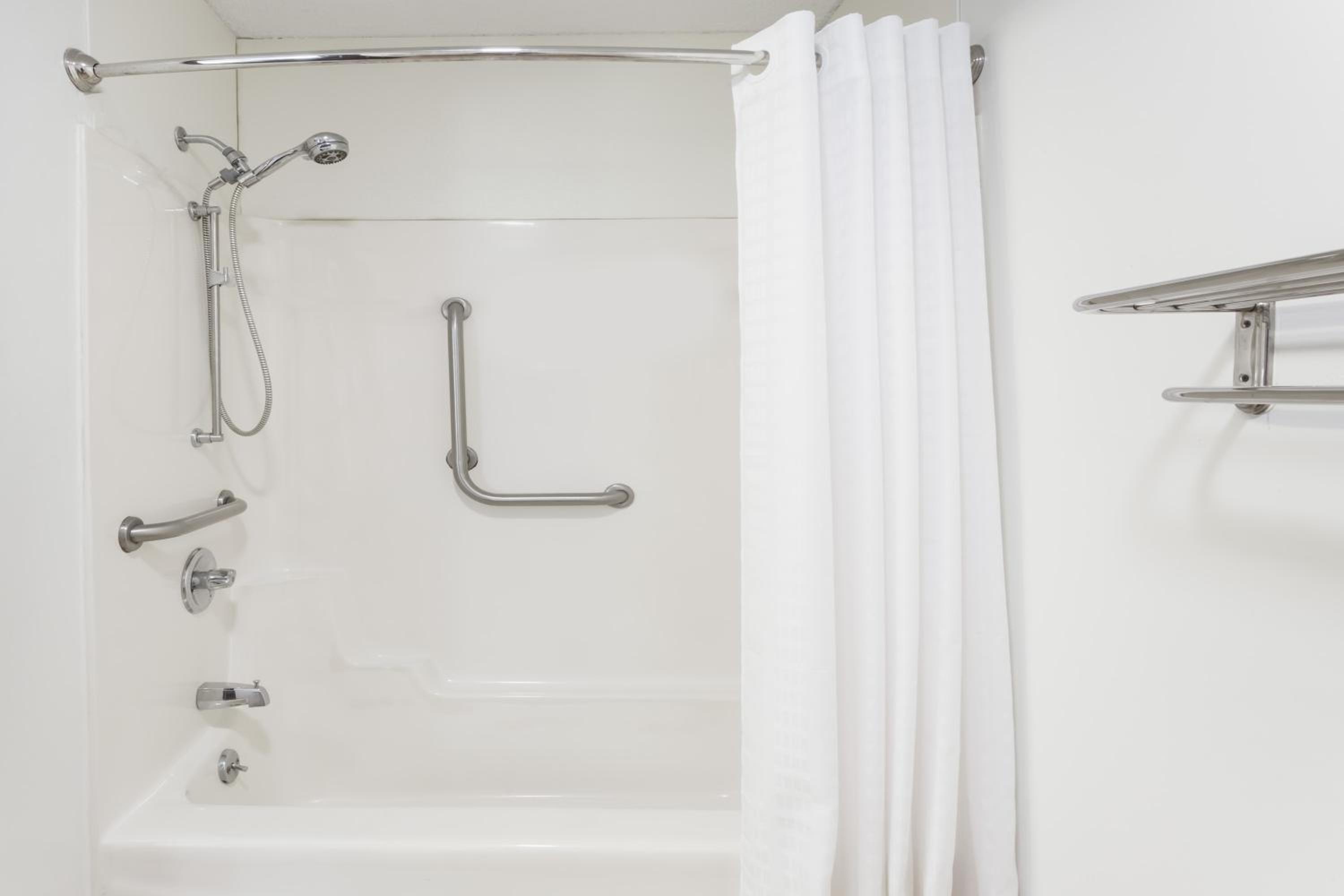 King Room - Disability Access/Non-Smoking - Photo 4