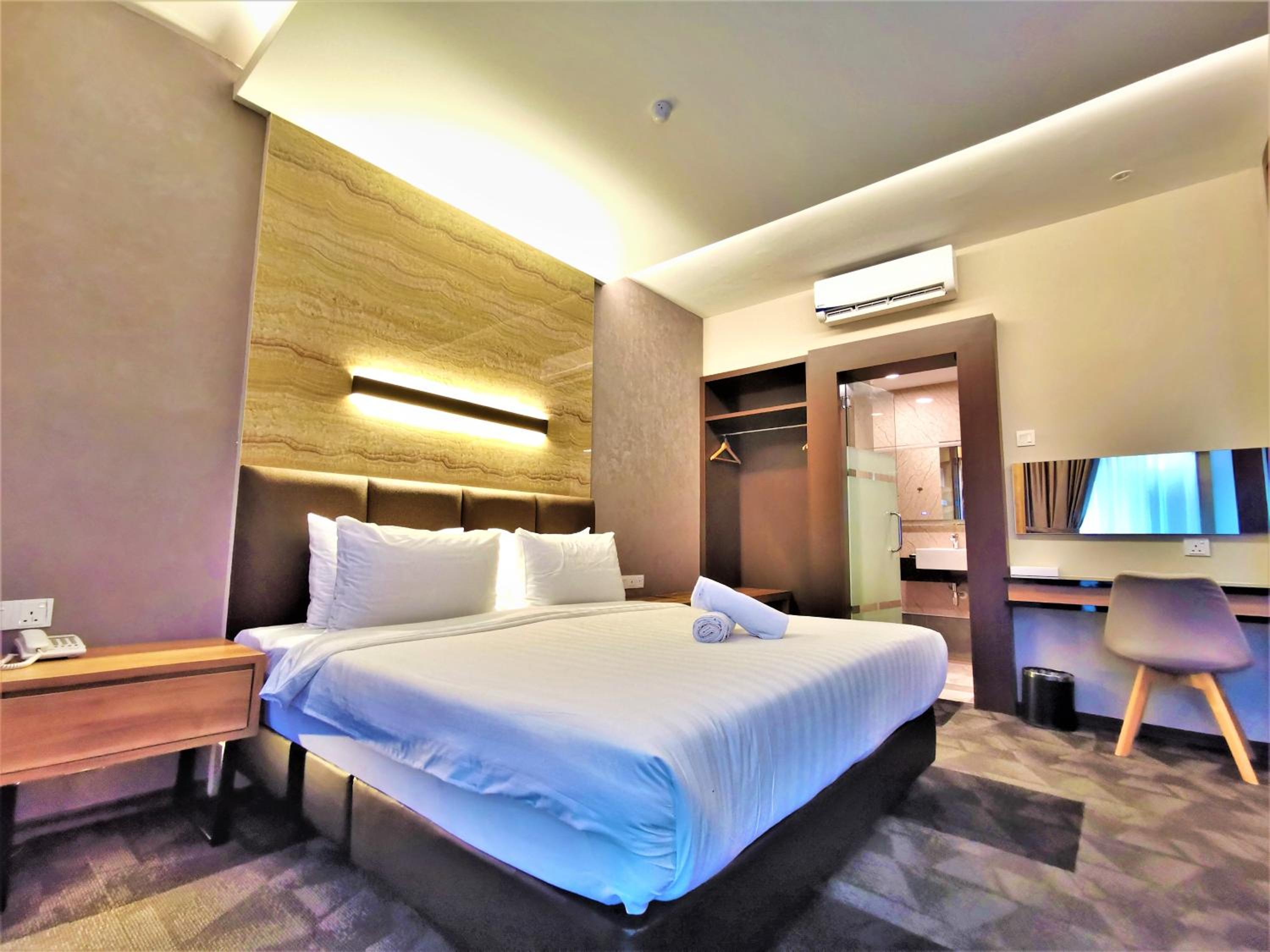 Deluxe King Room