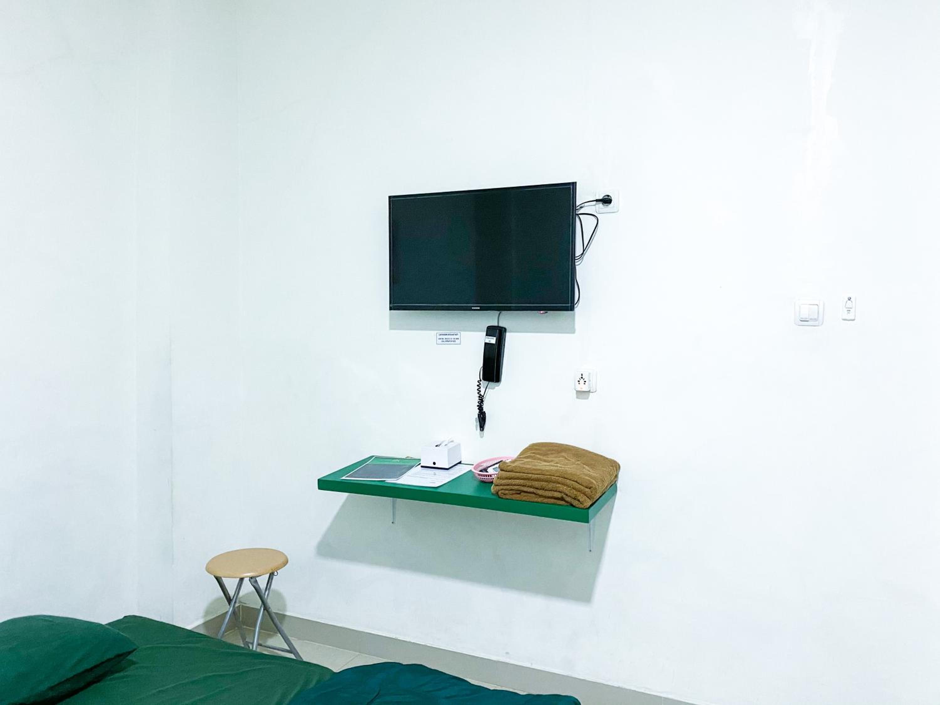 Standard Twin Room - Photo 4