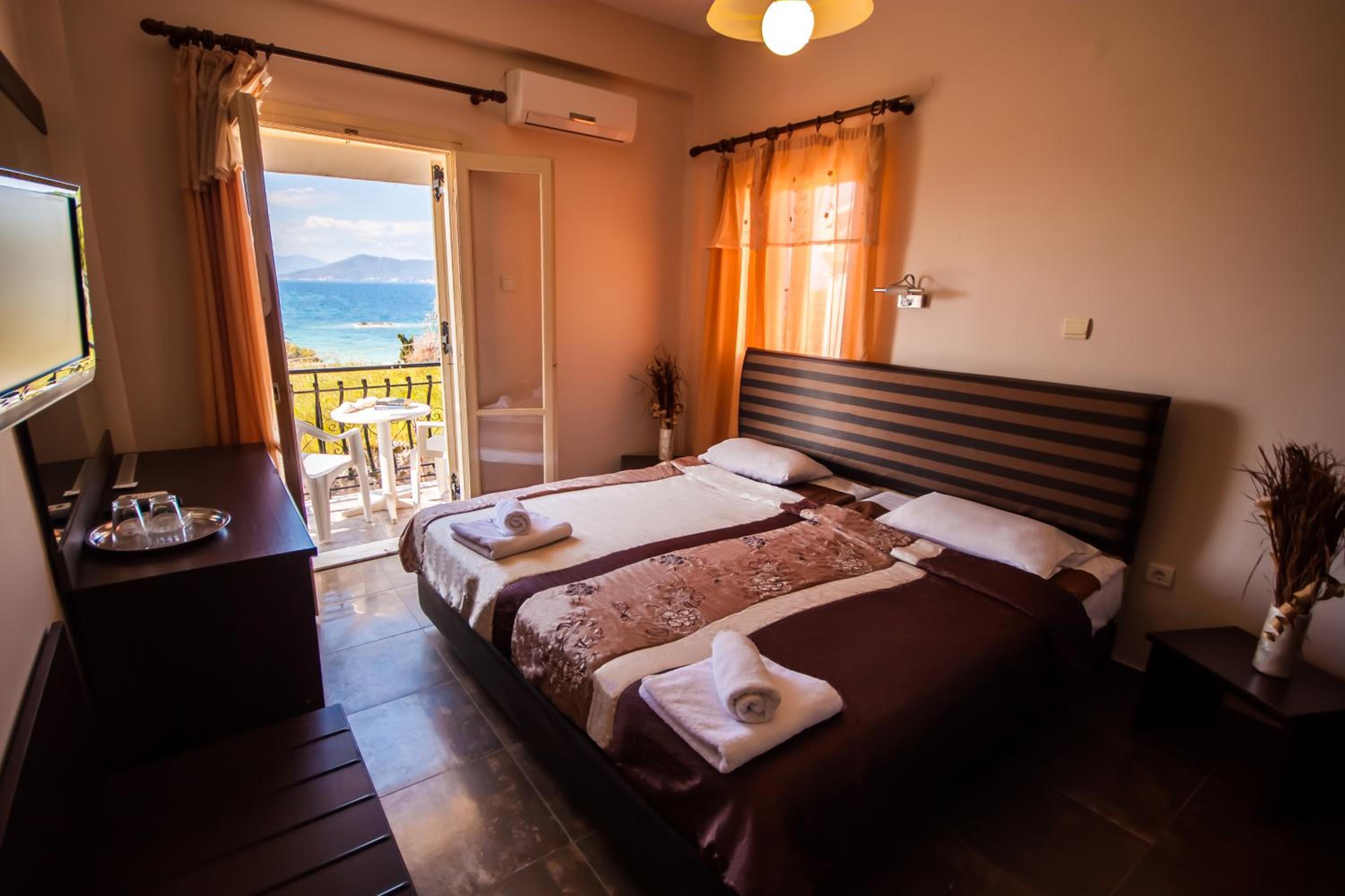 Double Room with Sea View photo 1