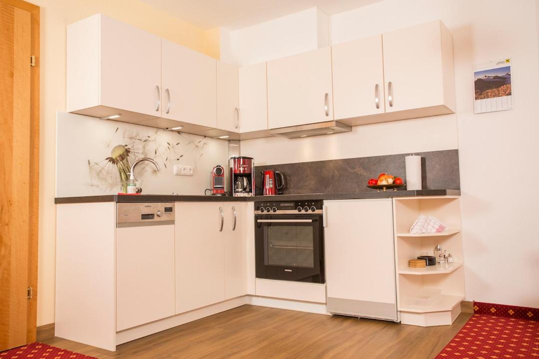 Apartment with Terrace photo 3