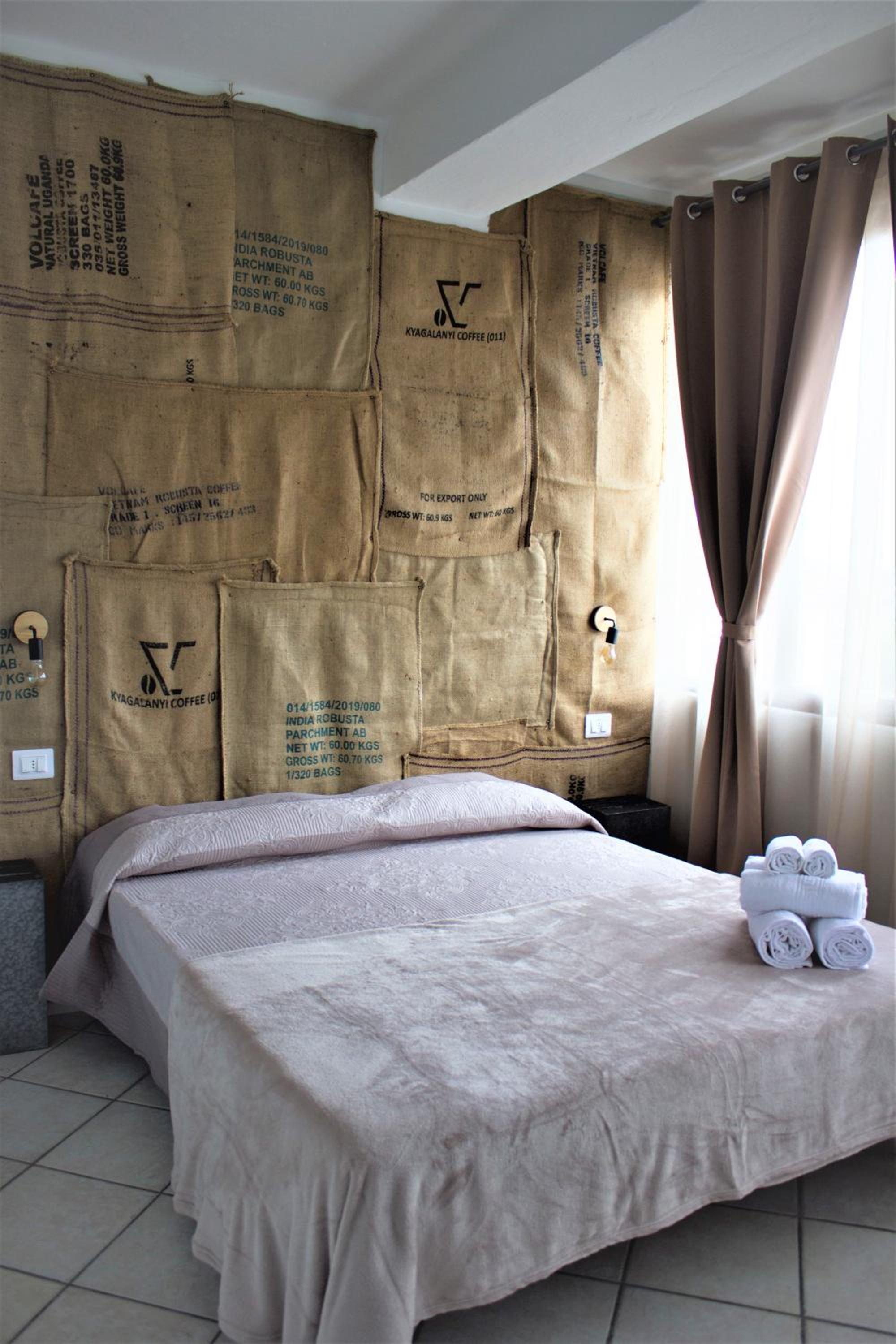 Standard Double Room - Photo 4