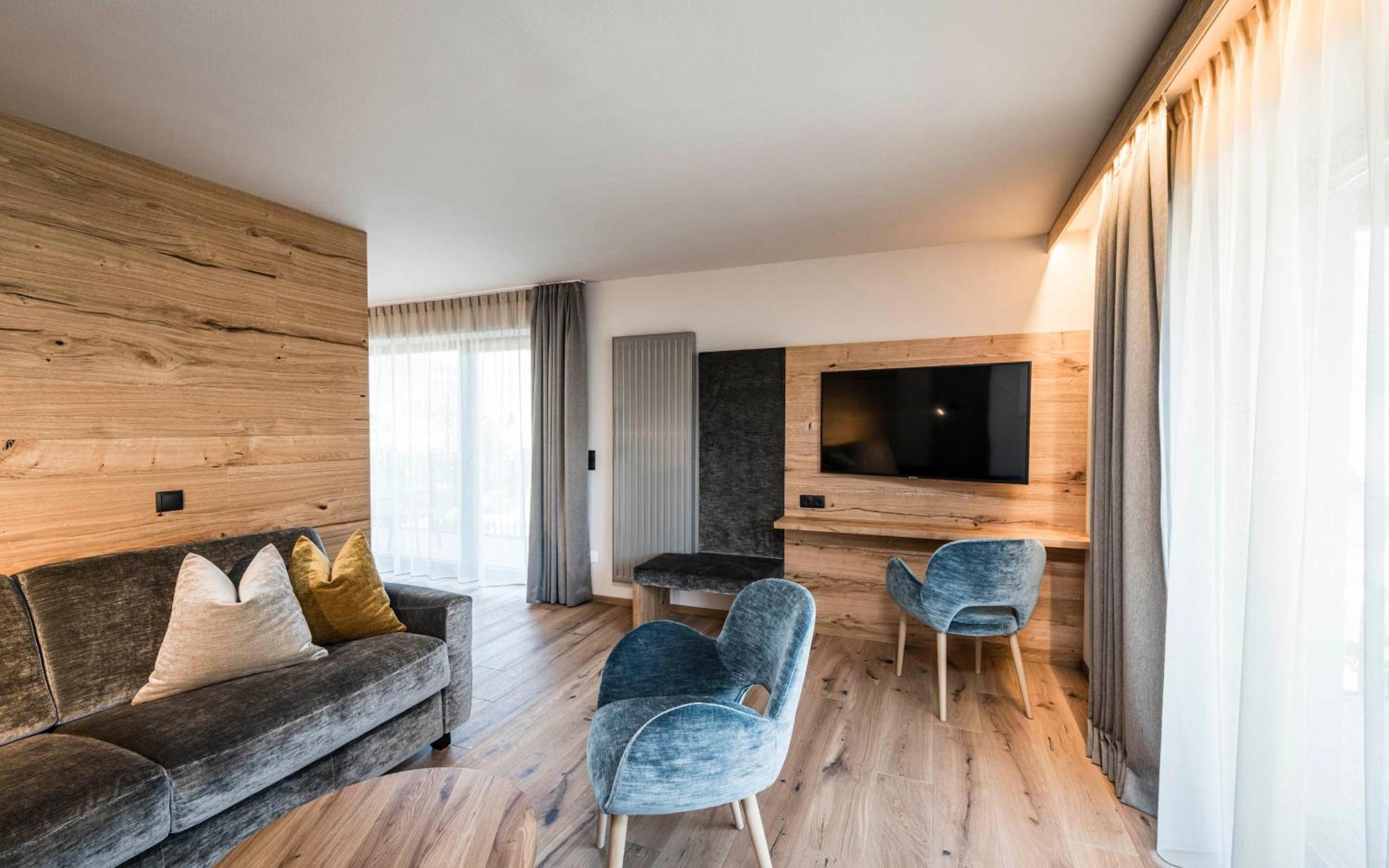 Junior Suite with Mountain View photo 1