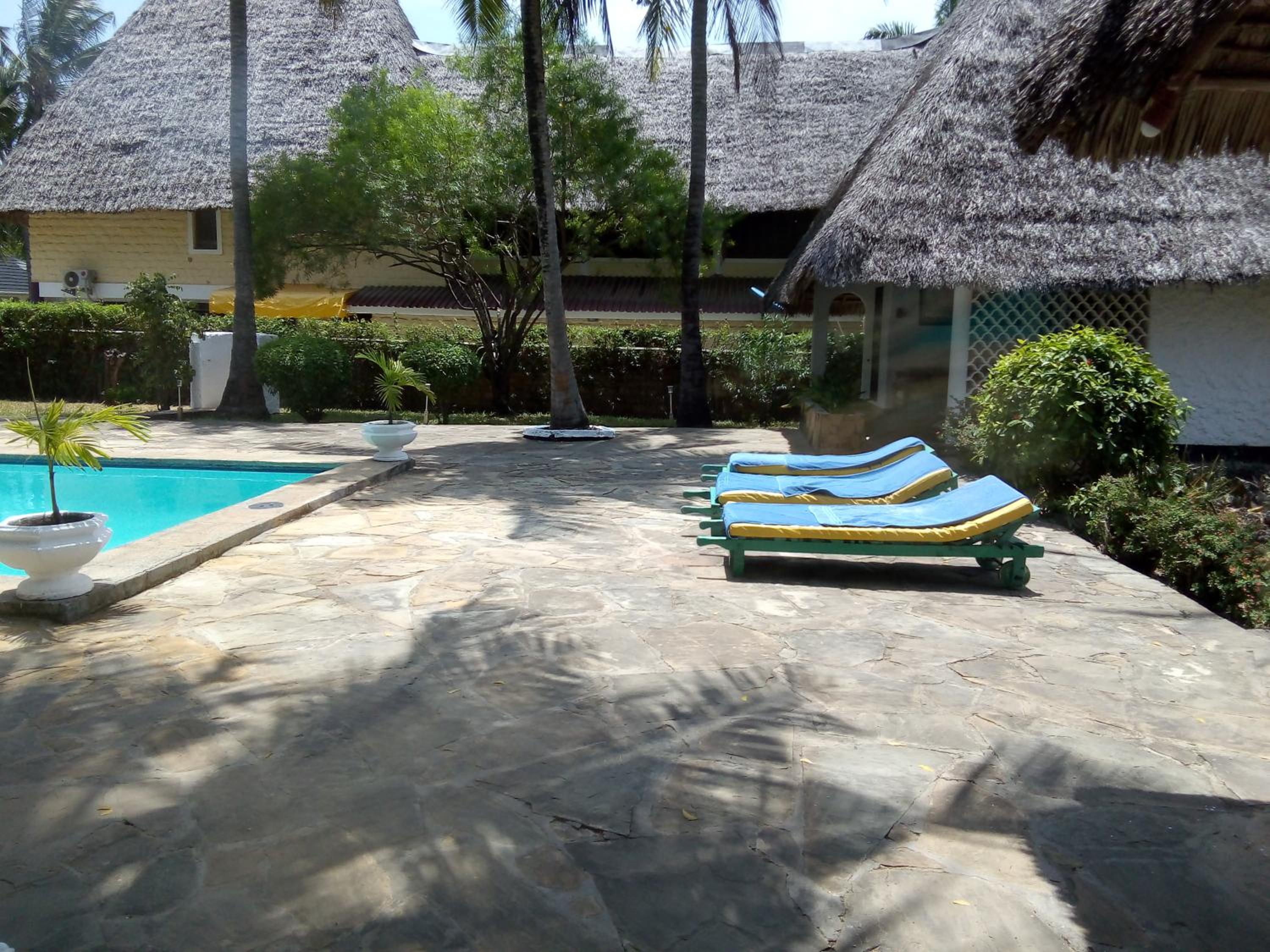 Two-Bedroom Villa - Photo 2