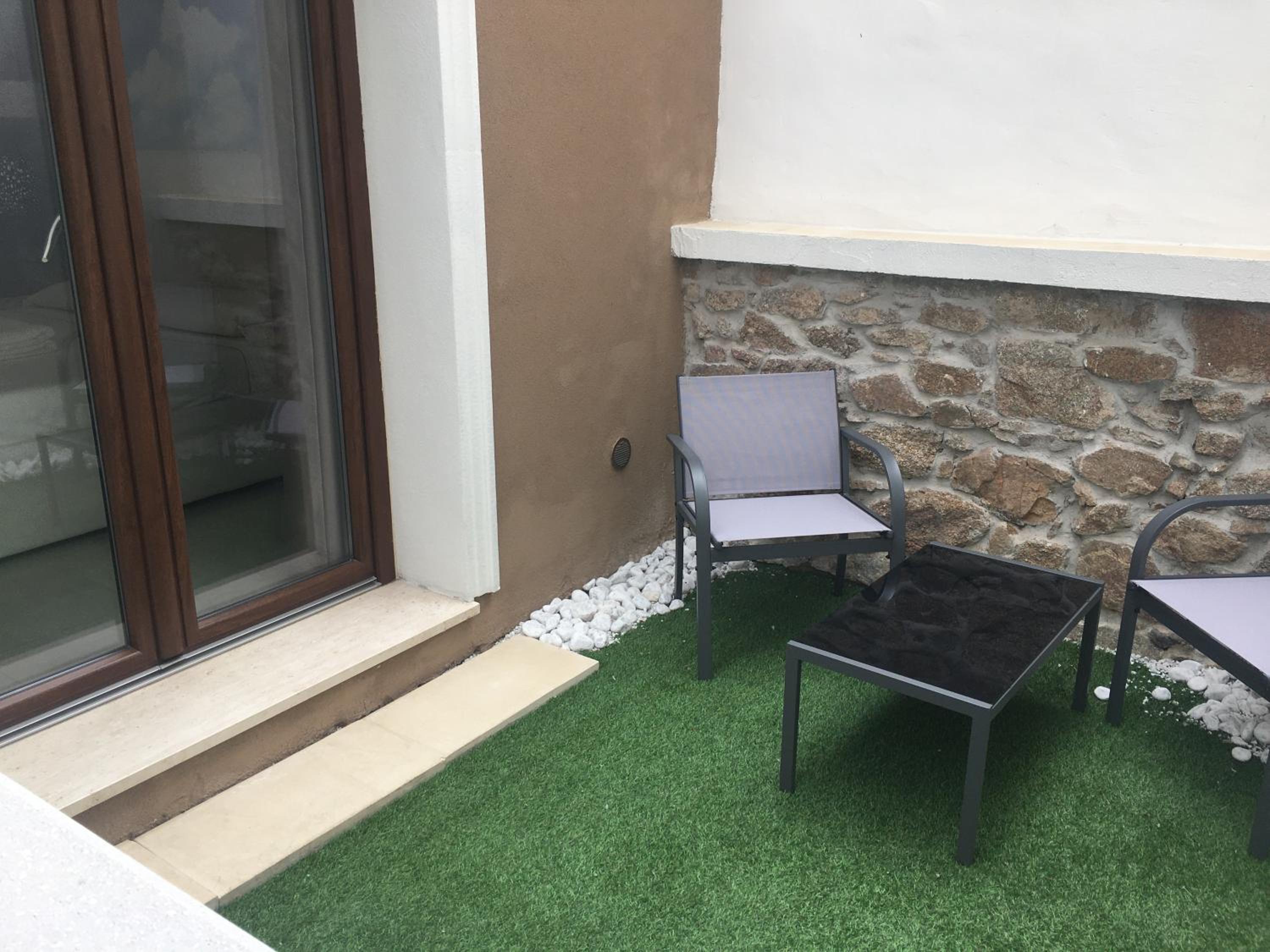 Double Room with Garden View - Photo 2
