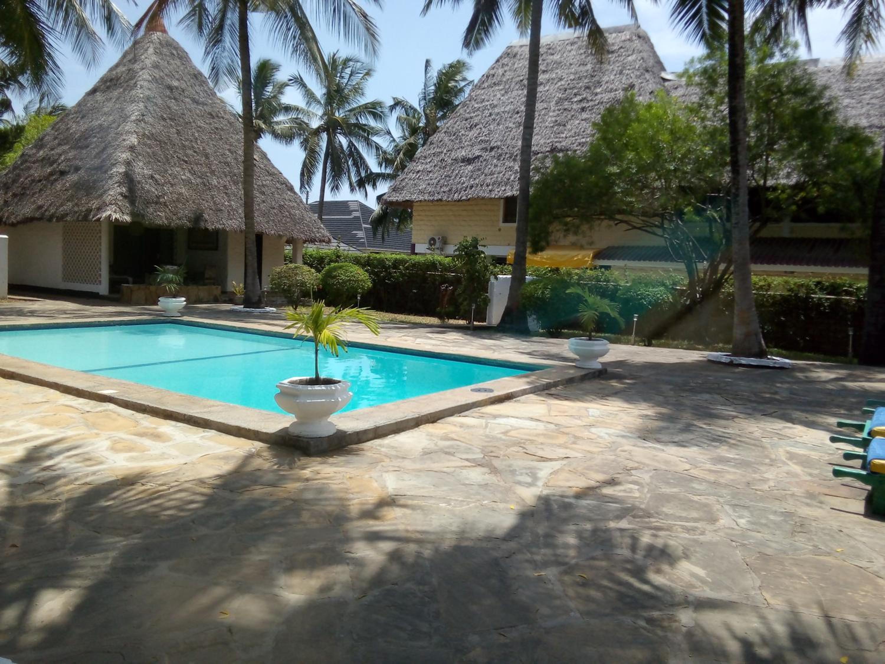 Two-Bedroom Villa - Photo 8
