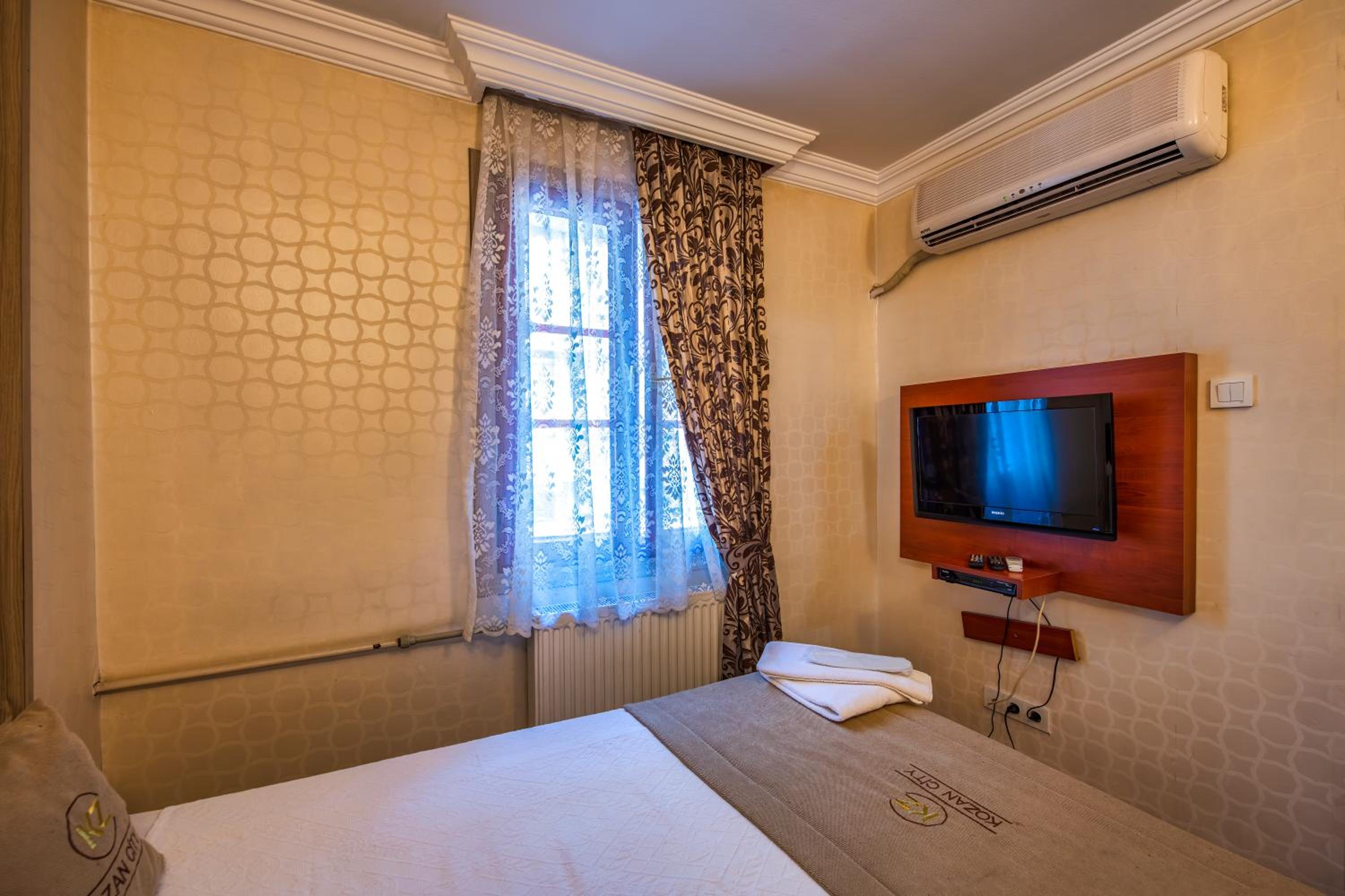 Budget Double Room photo 3