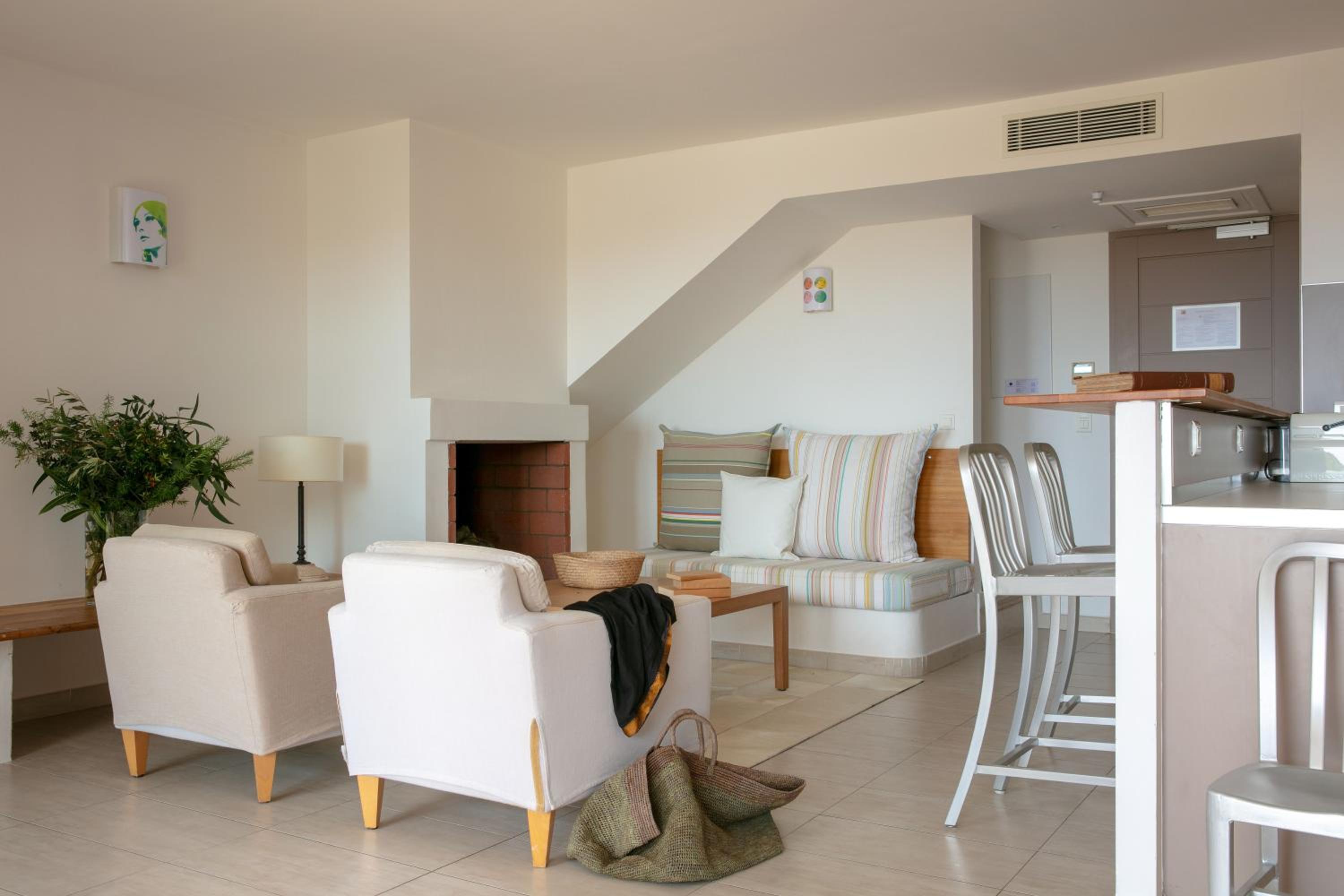 Premium Two-Bedroom Apartment (4 Adults) photo 3