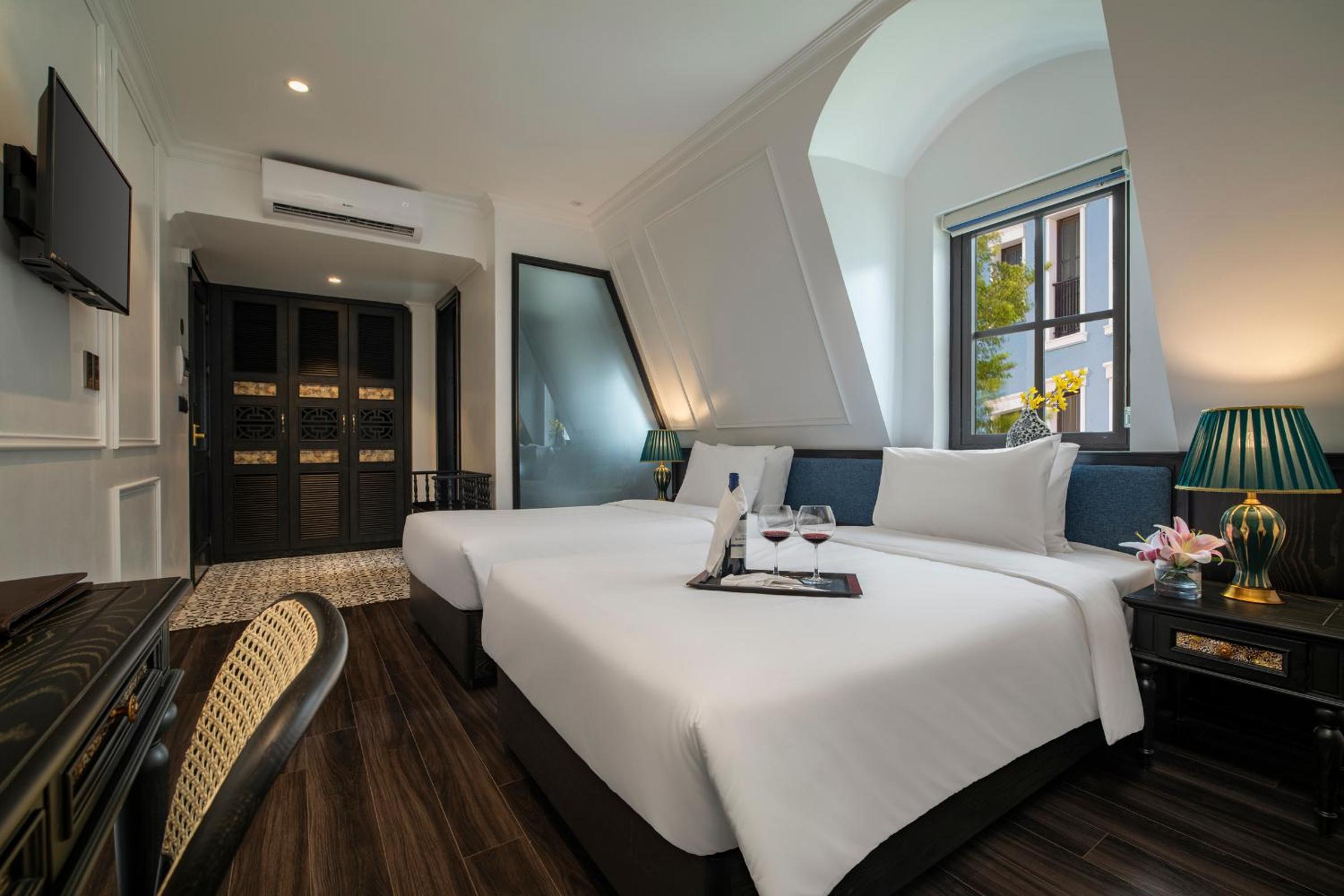 Superior Double or Twin Room - Photo 10