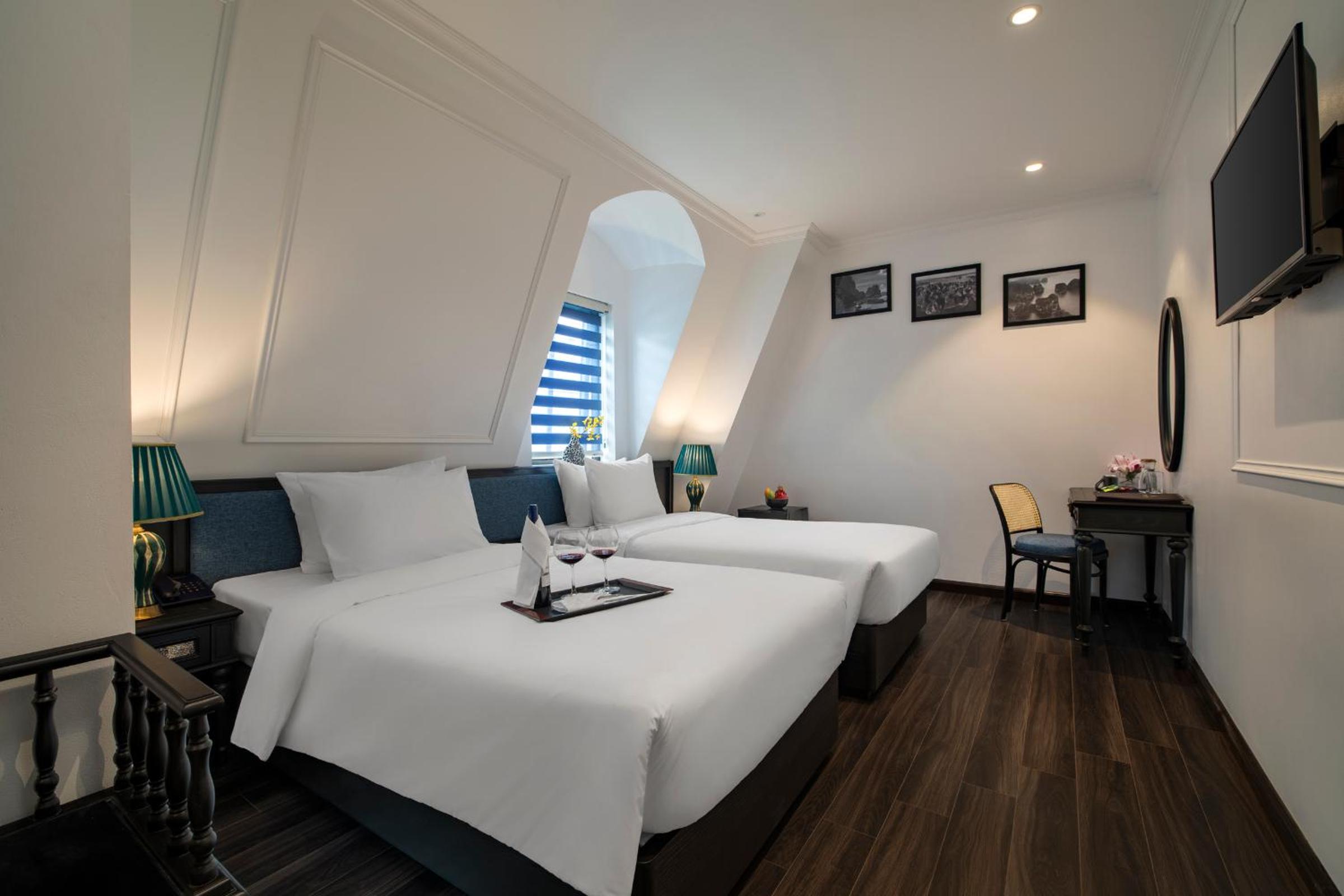 Superior Double or Twin Room - Photo 9