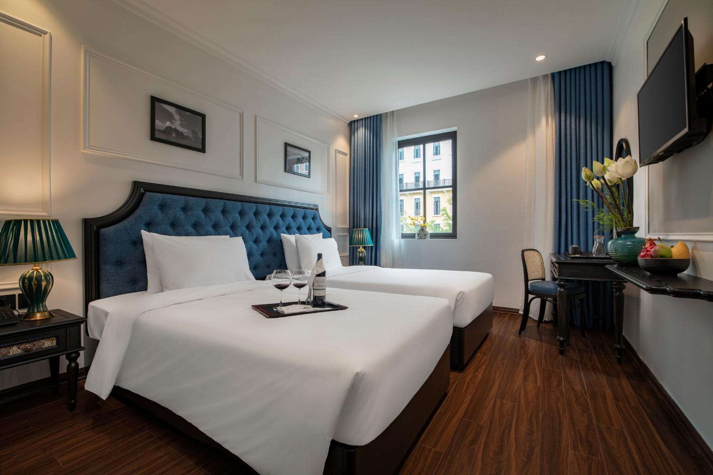 Deluxe Double or Twin Room with City View photo 2