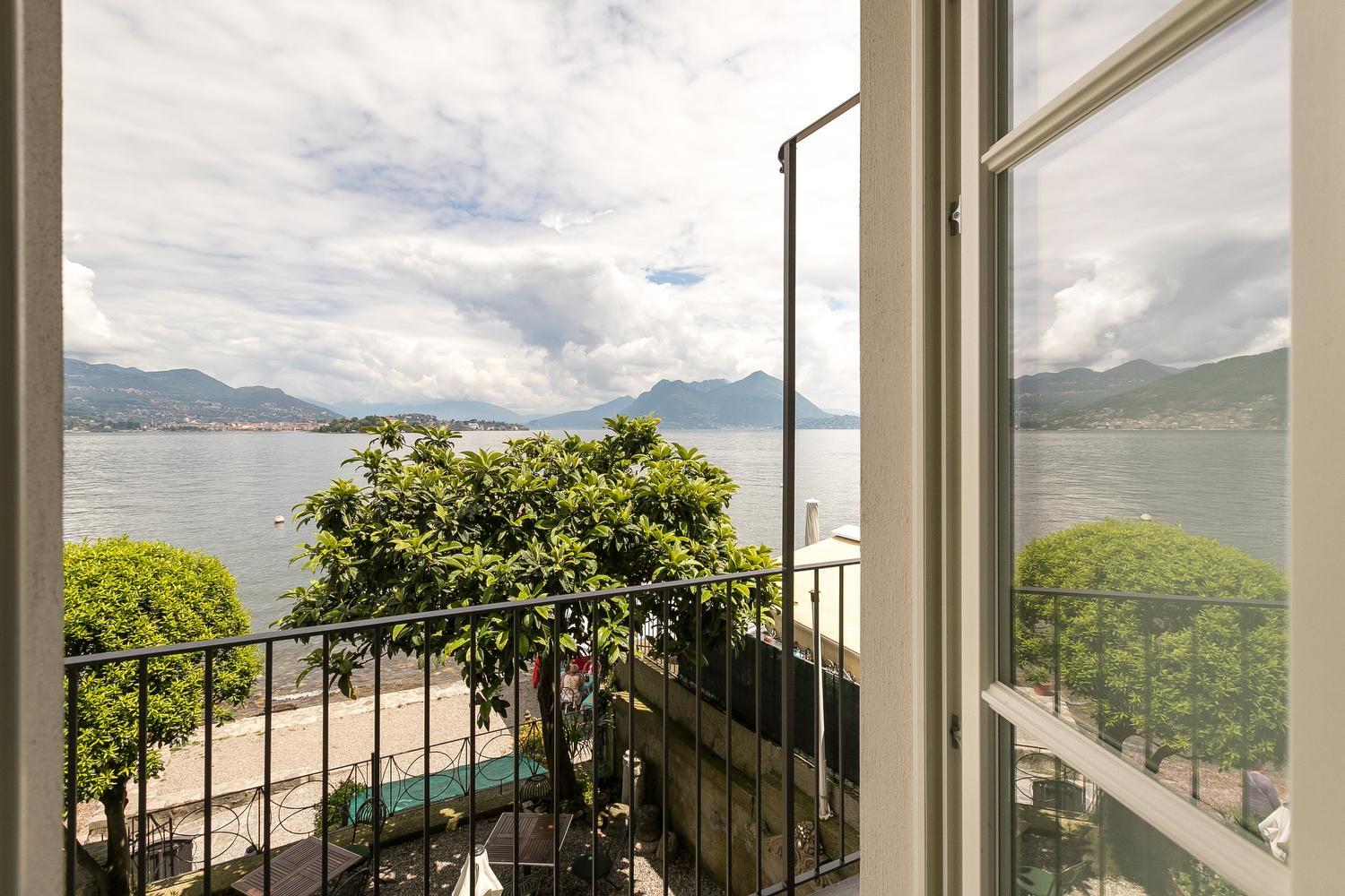 Deluxe Double or Twin Room with Balcony and Lake View - Photo 3